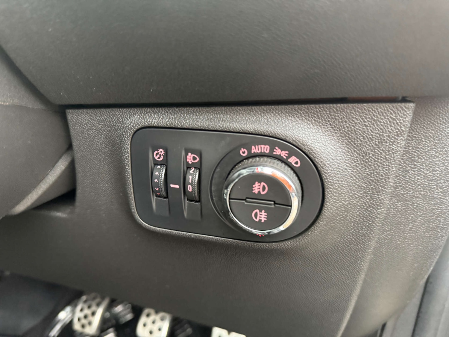 Used Vauxhall Corsa 2015 for sale - 77470106: Photo 22