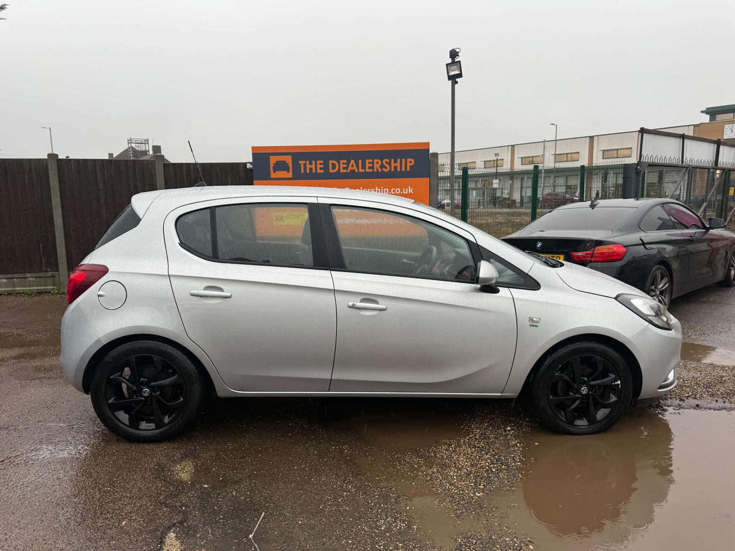Used Vauxhall Corsa 2015 for sale - 77470106: Photo 3