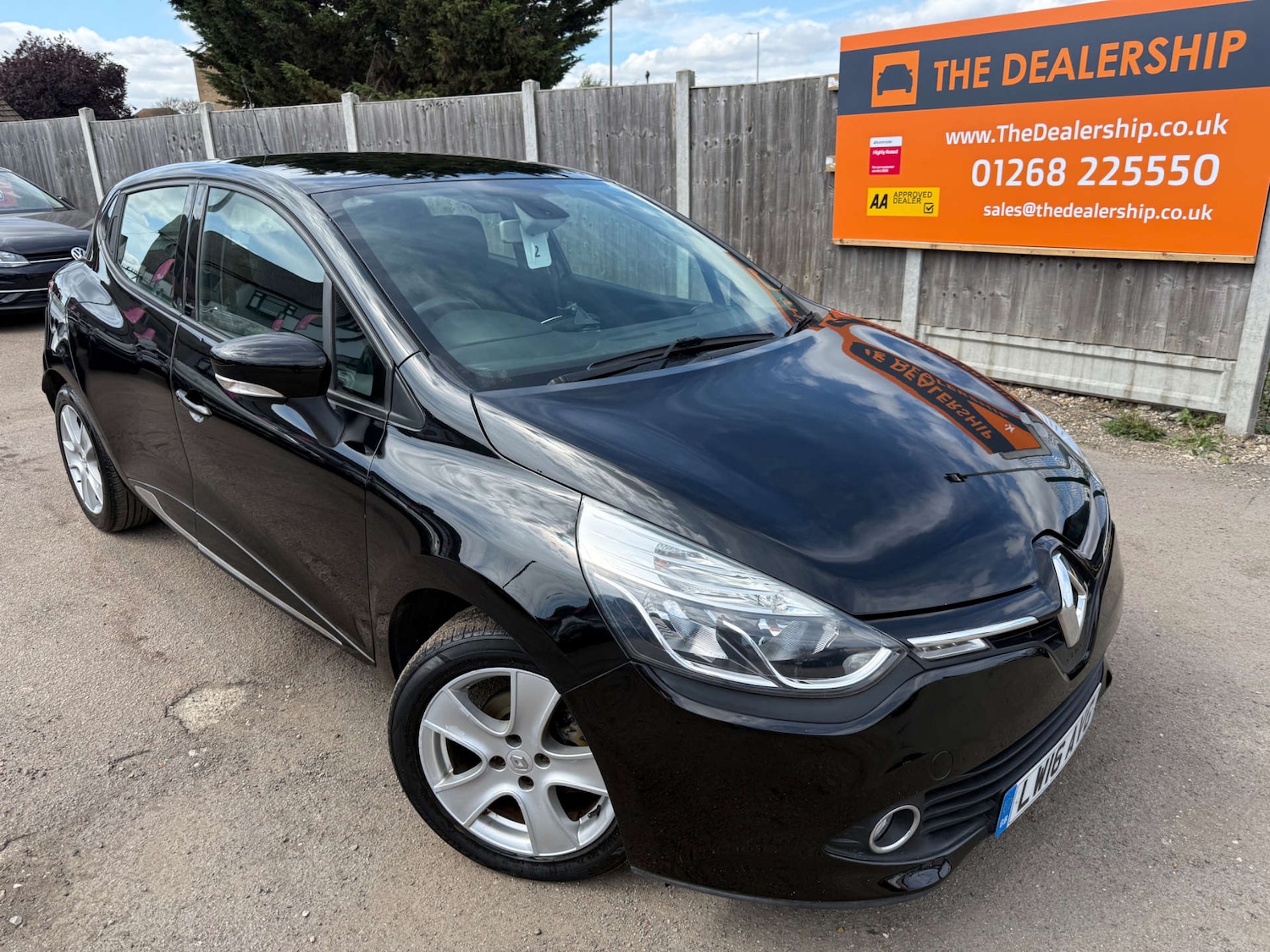 Used Renault Clio 2016 for sale - 78139635: Photo 2
