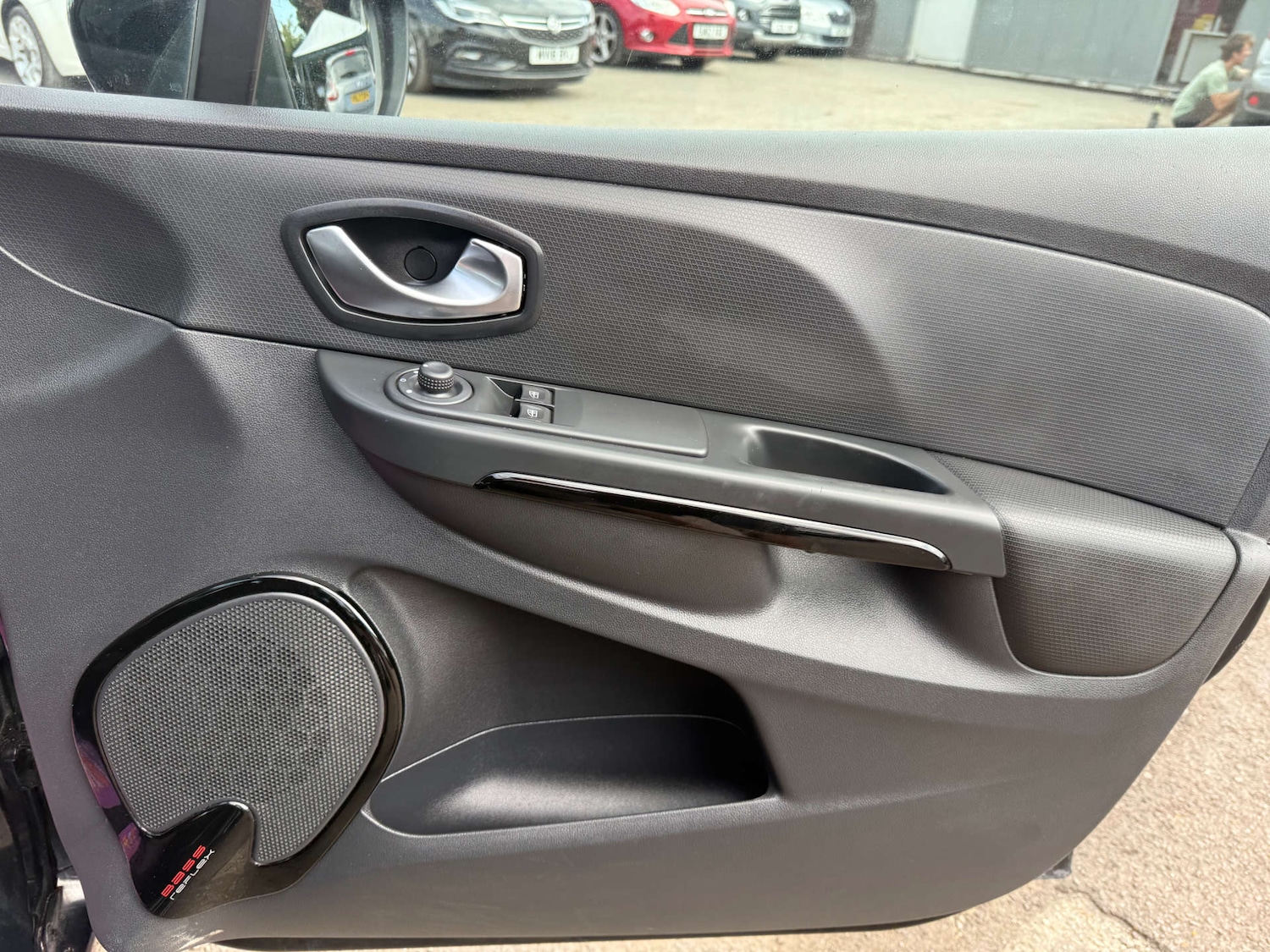 Used Renault Clio 2016 for sale - 78139635: Photo 24