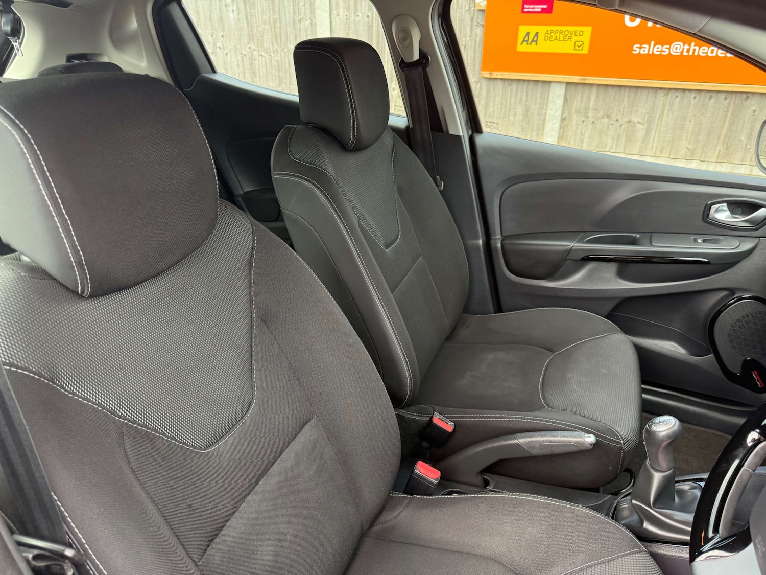 Used Renault Clio 2016 for sale - 78139635: Photo 31