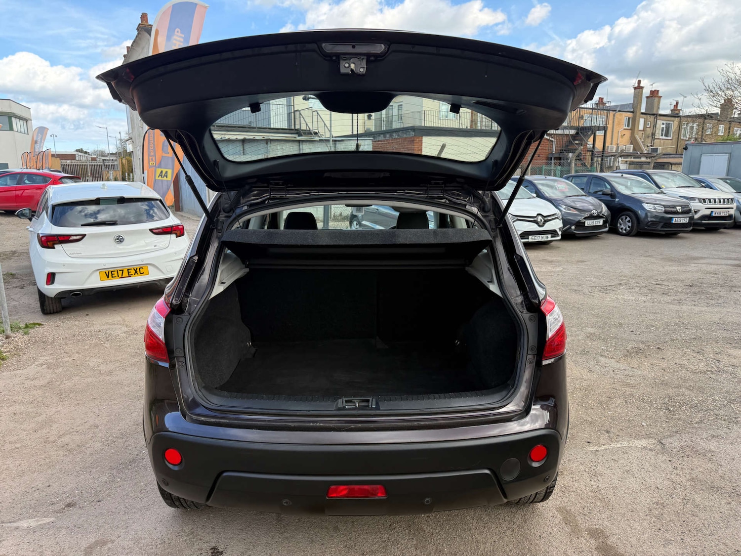 Used Nissan Qashqai 2012 for sale - 78140423: Photo 11