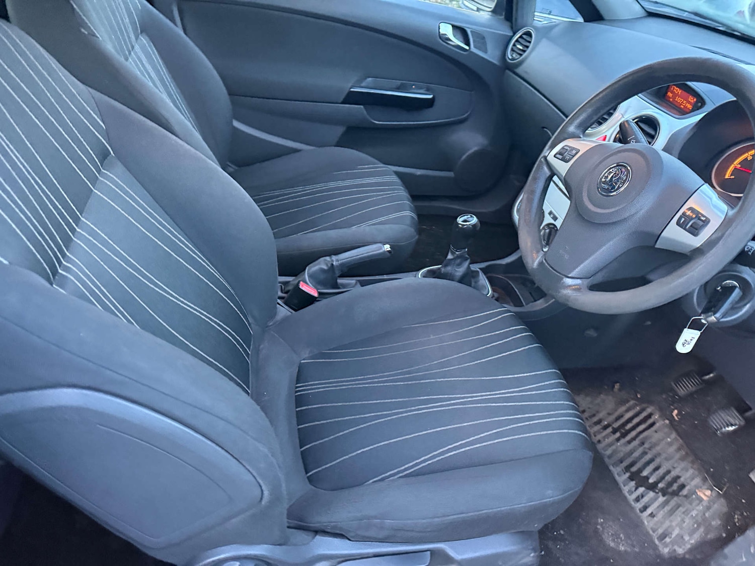 Used Vauxhall Corsa 2009 for sale - 77161965: Photo 13