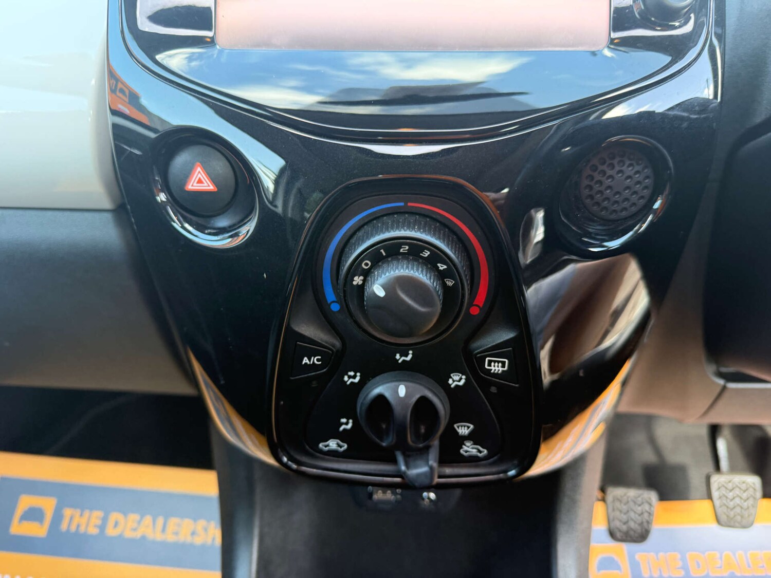 Used Toyota AYGO 2015 for sale - 78219421: Photo 32