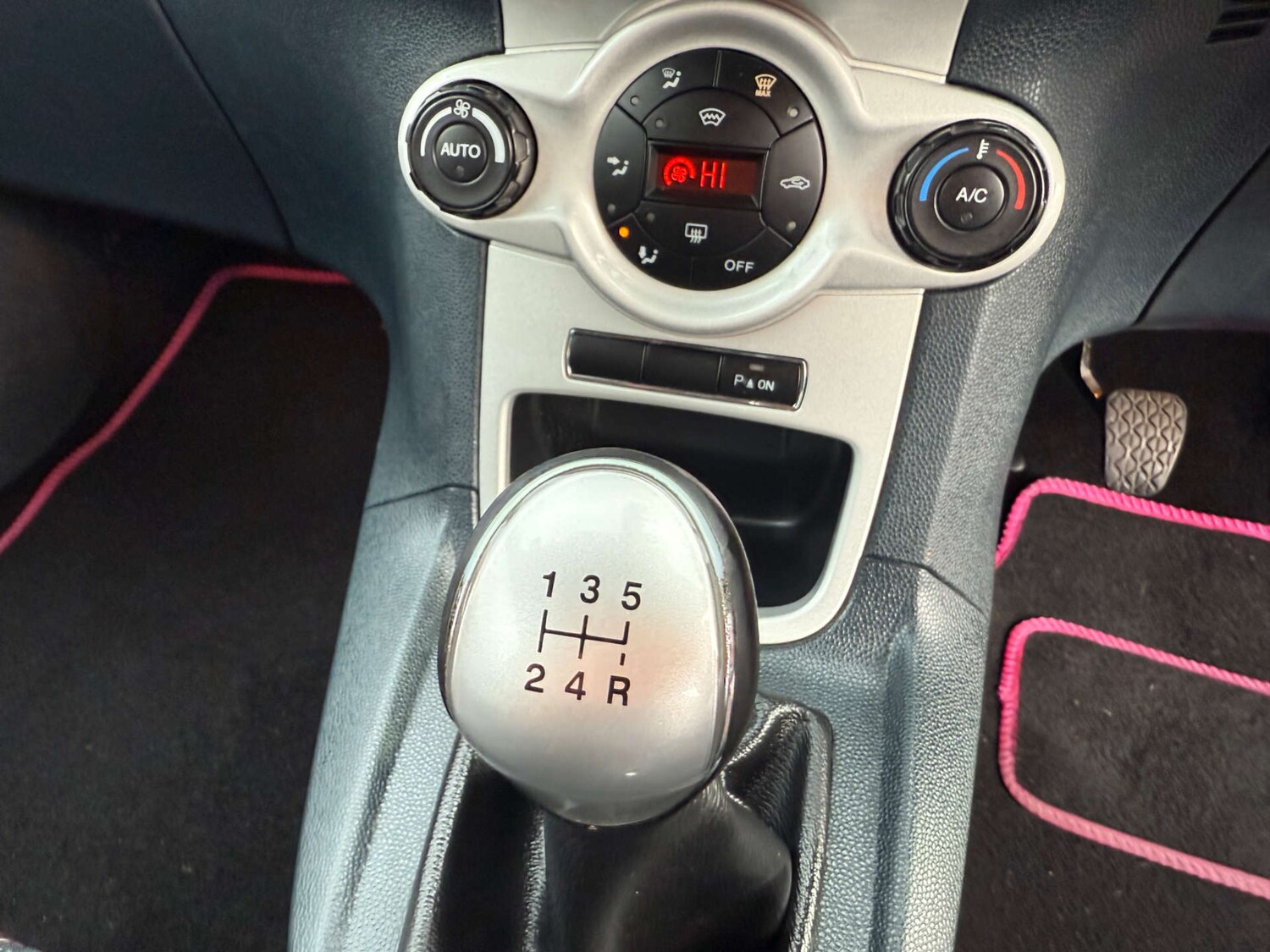 Used Ford Fiesta 2010 for sale - 76462111: Photo 20