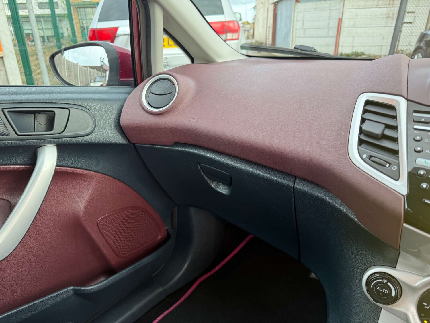 Used Ford Fiesta 2010 for sale - 76462111: Photo 21