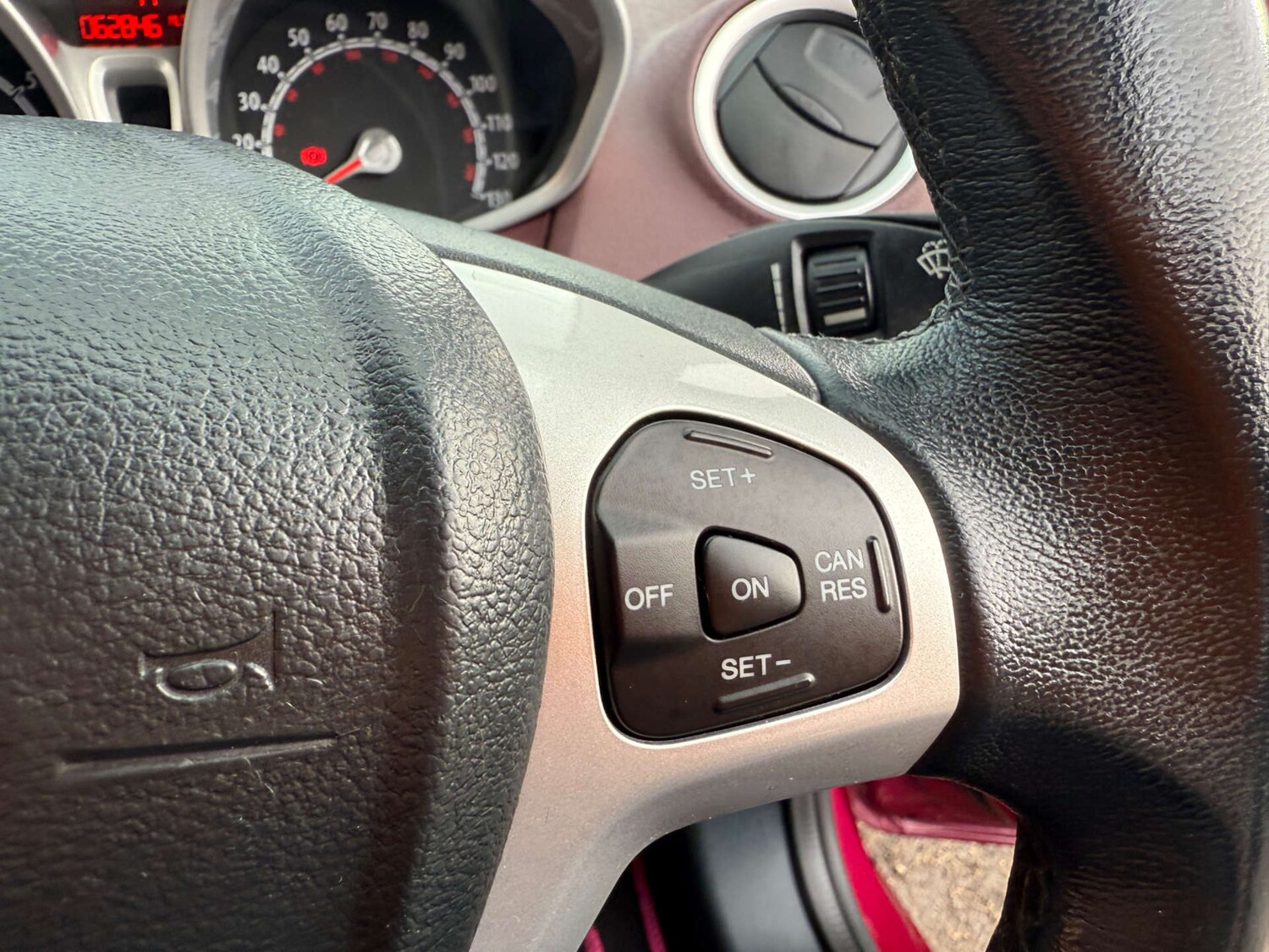 Used Ford Fiesta 2010 for sale - 76462111: Photo 29