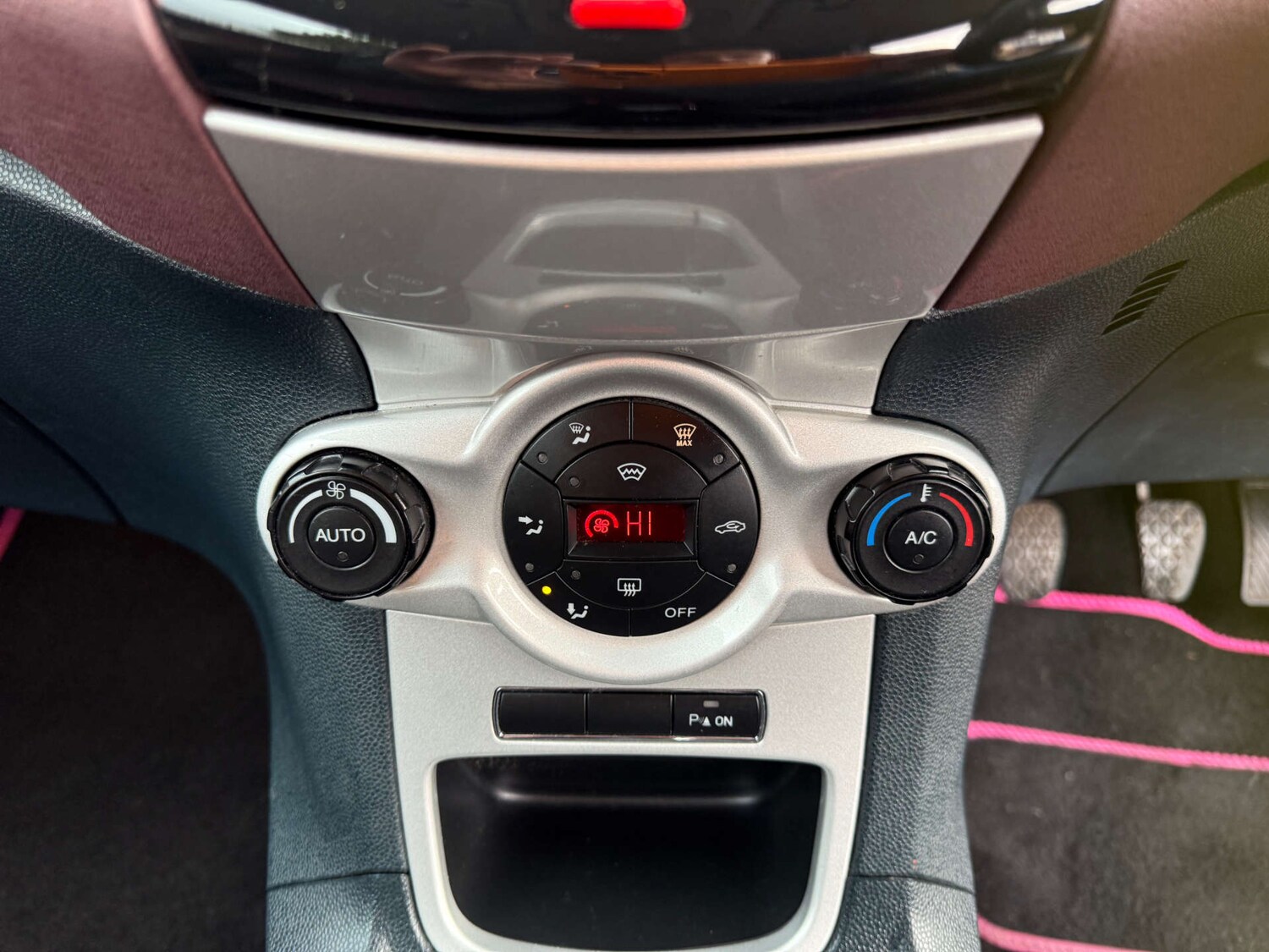 Used Ford Fiesta 2010 for sale - 76462111: Photo 31