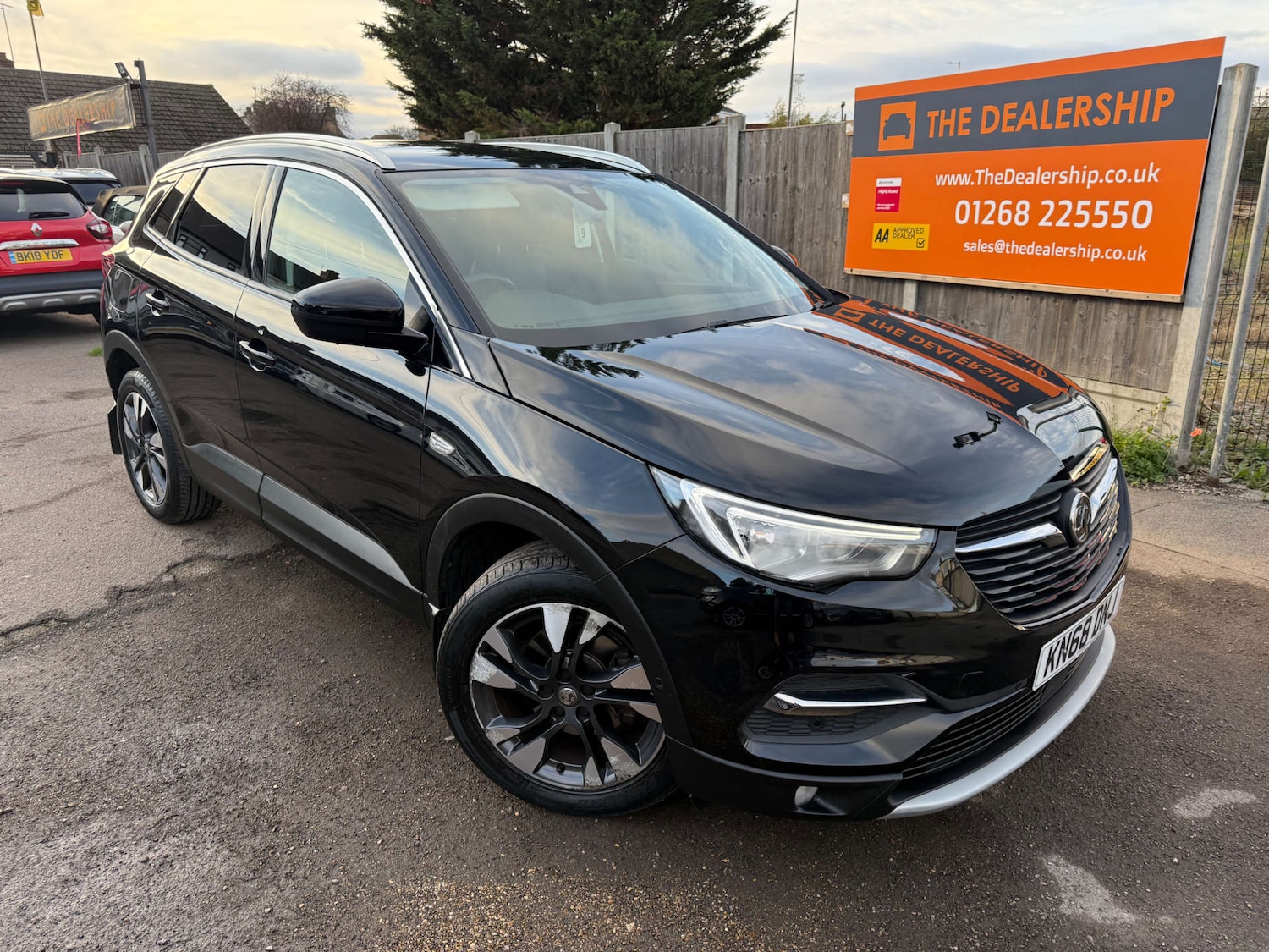 Used Vauxhall Grandland X 2018 for sale - 76555998: Photo 2