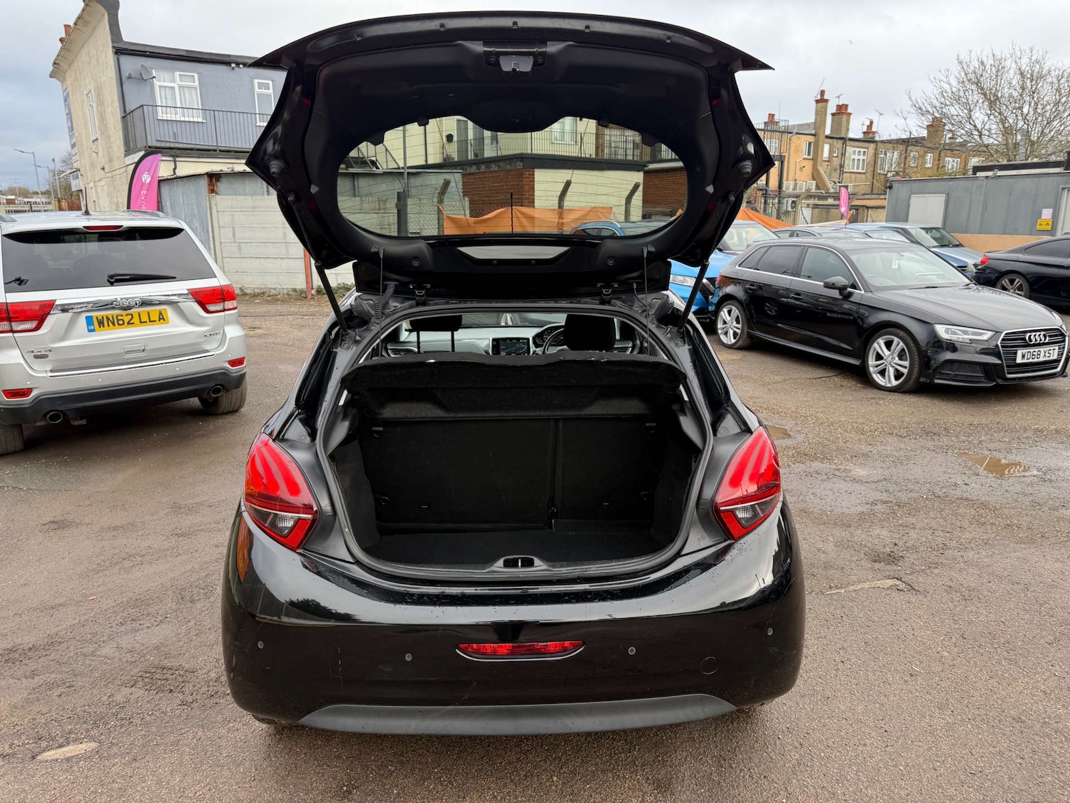 Used Peugeot 208 2019 for sale - 76720465: Photo 17