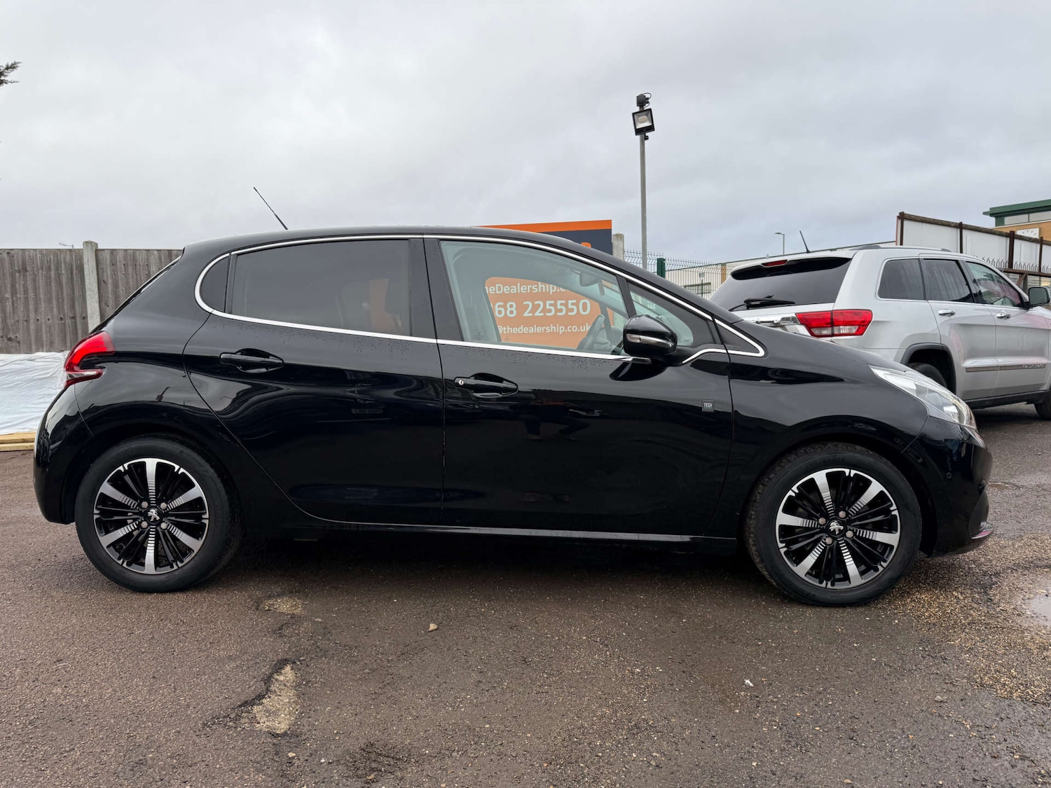 Used Peugeot 208 2019 for sale - 76720465: Photo 3