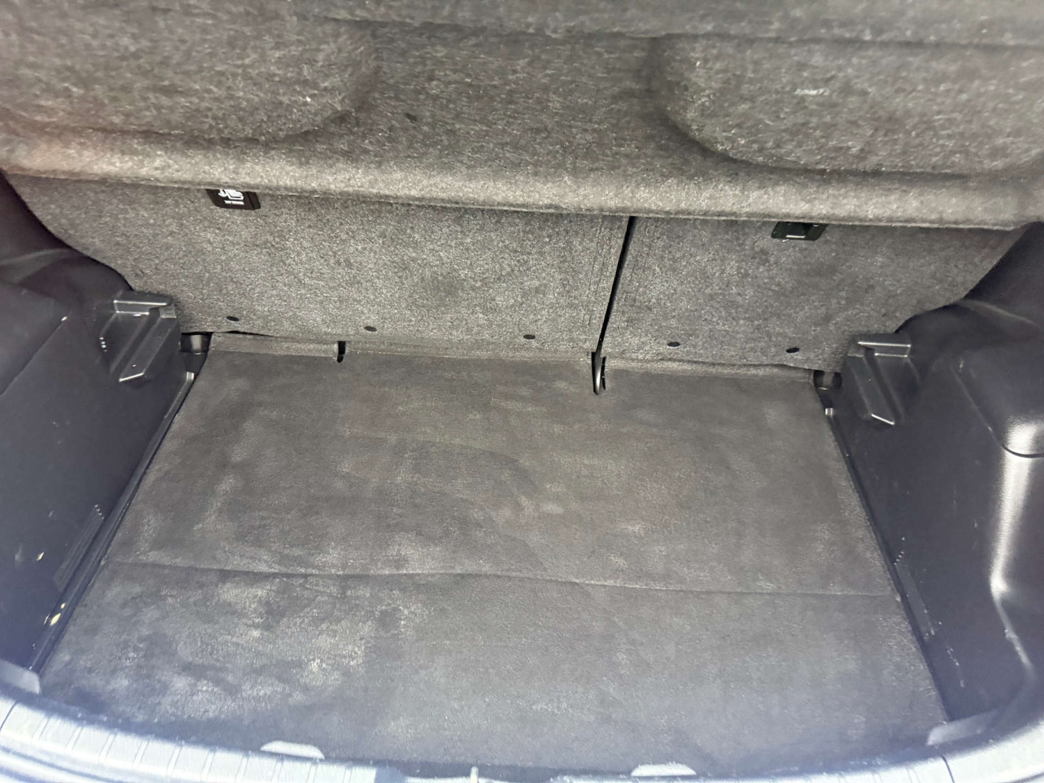 Used Toyota Yaris 2017 for sale - 76854623: Photo 12