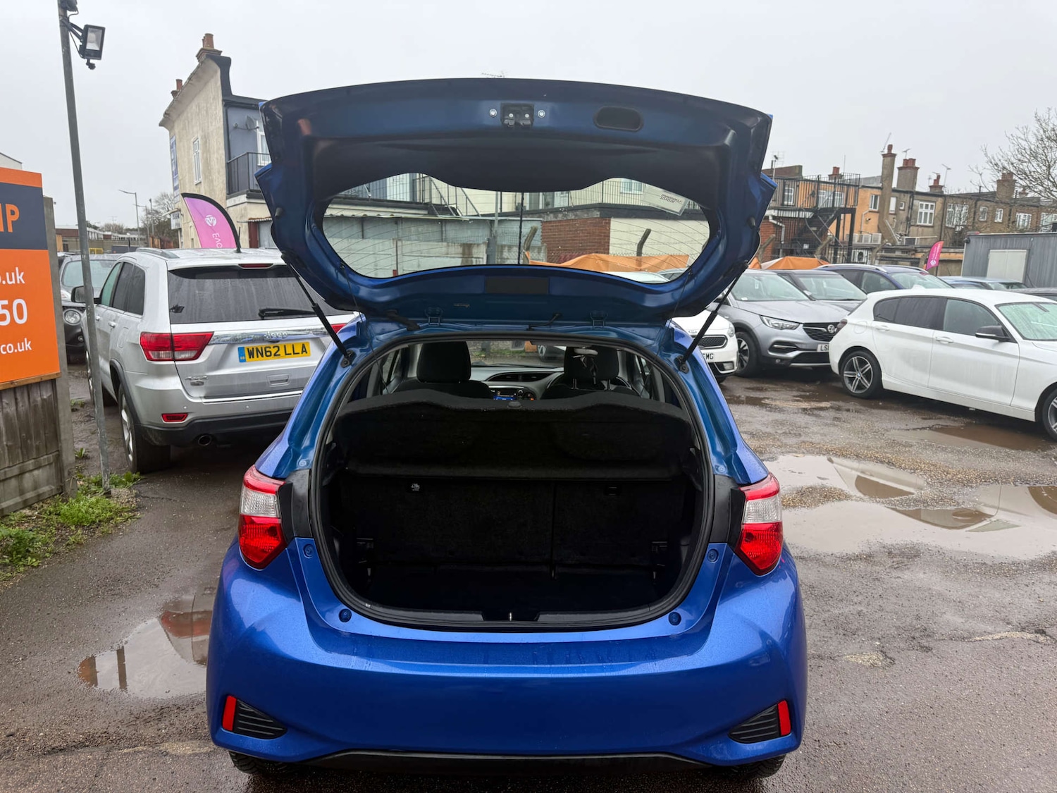 Used Toyota Yaris 2017 for sale - 76854623: Photo 13