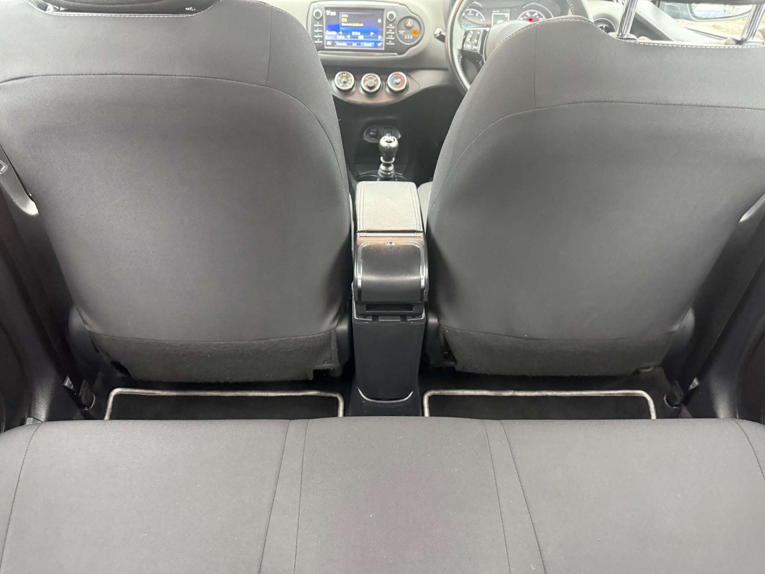 Used Toyota Yaris 2017 for sale - 76854623: Photo 16