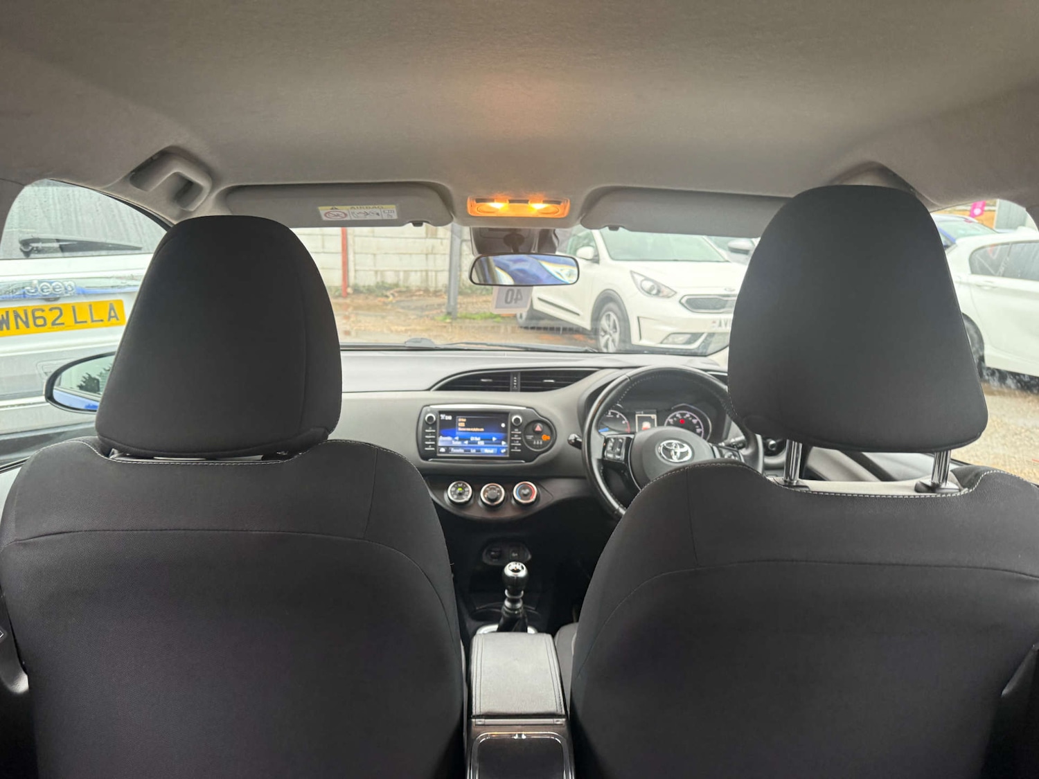 Used Toyota Yaris 2017 for sale - 76854623: Photo 17