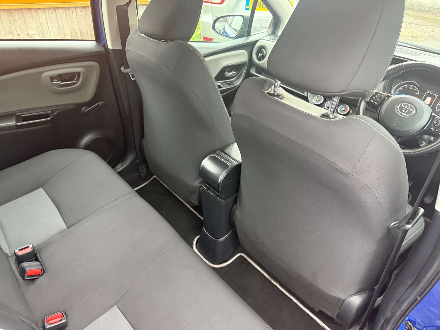 Used Toyota Yaris 2017 for sale - 76854623: Photo 19