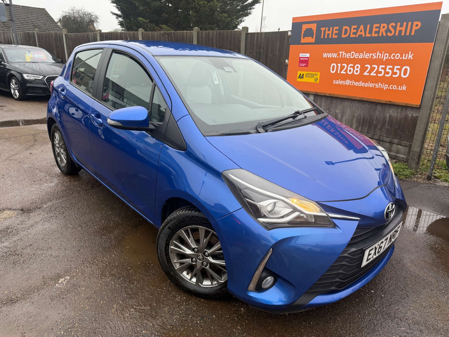 Used Toyota Yaris 2017 for sale - 76854623: Photo 2