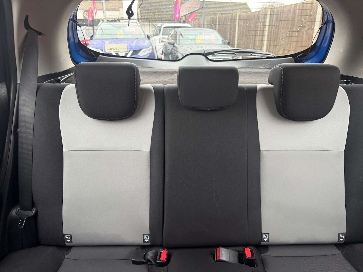 Used Toyota Yaris 2017 for sale - 76854623: Photo 29