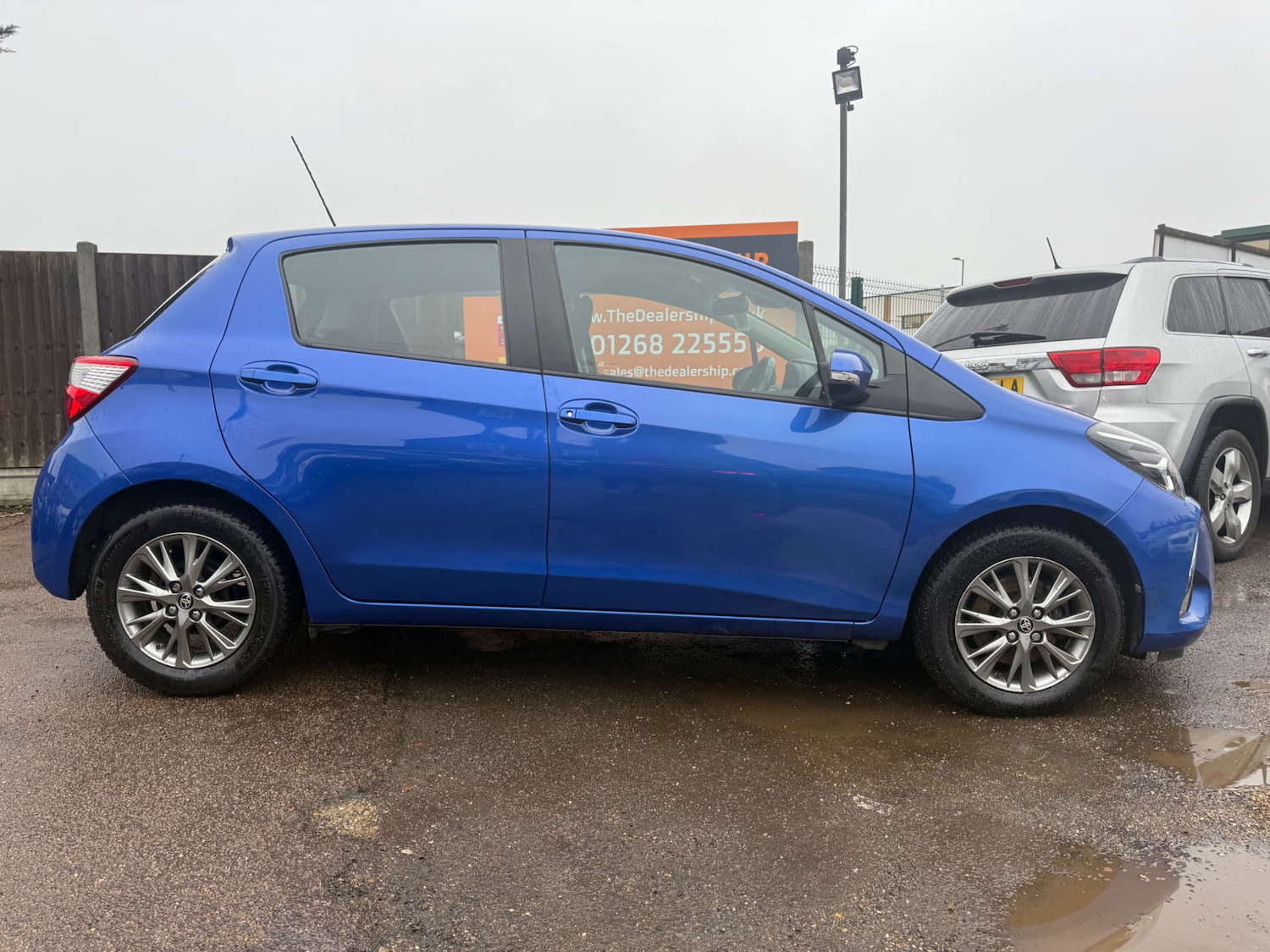Used Toyota Yaris 2017 for sale - 76854623: Photo 3