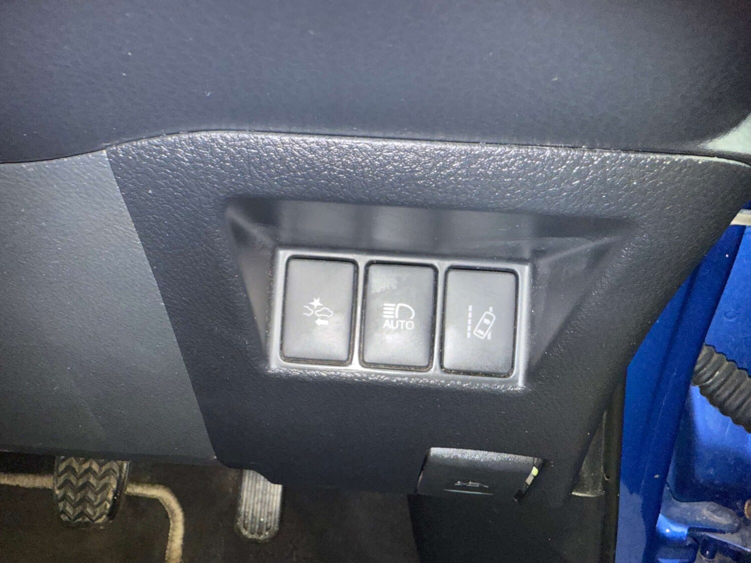 Used Toyota Yaris 2017 for sale - 76854623: Photo 32