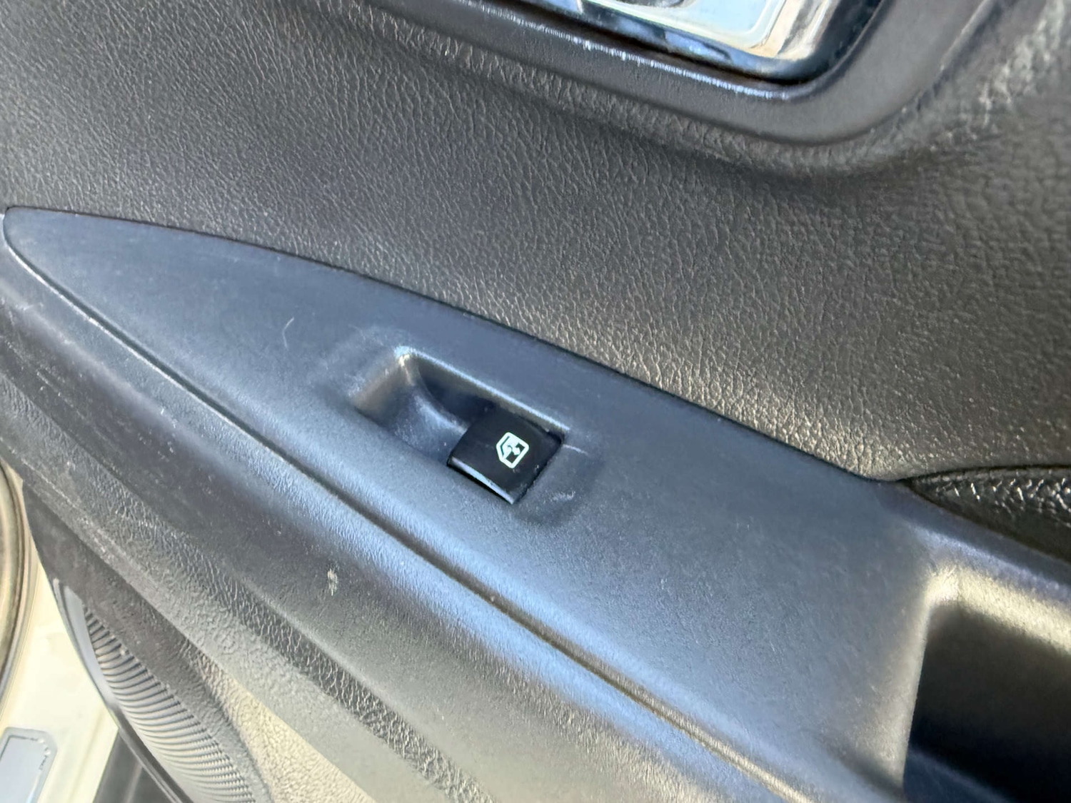 Used Mitsubishi Outlander 2015 for sale - 77556759: Photo 22