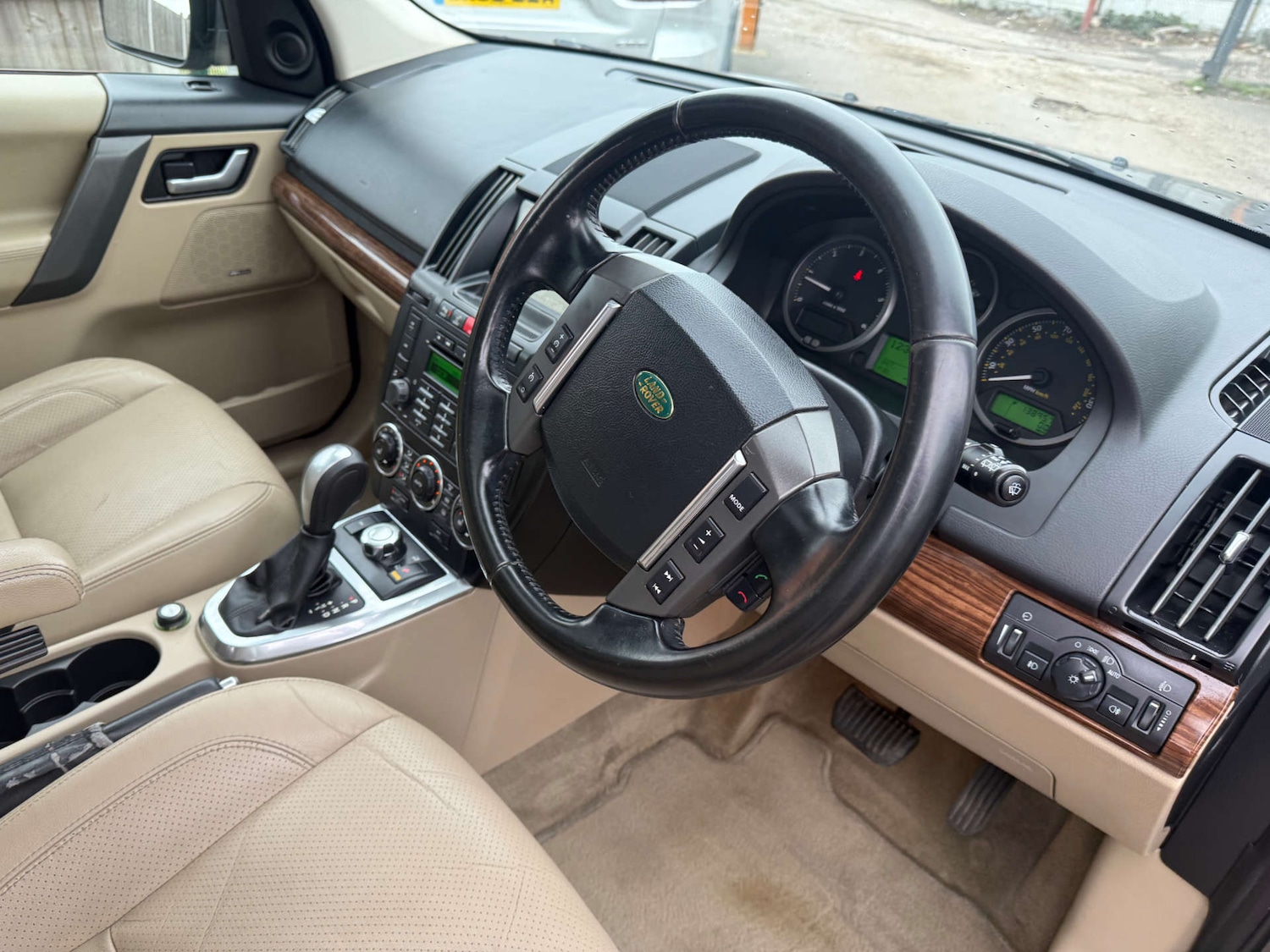 Used Land Rover Freelander 2010 for sale - 77844652: Photo 31