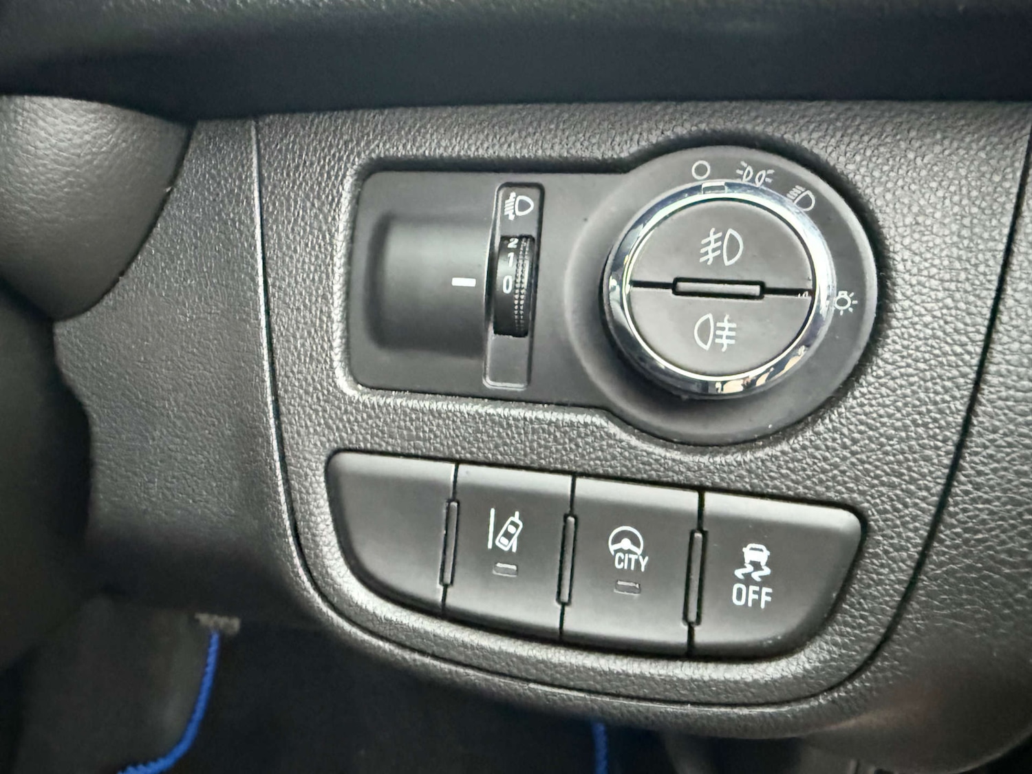 Used Vauxhall Viva 2016 for sale - 77643162: Photo 24