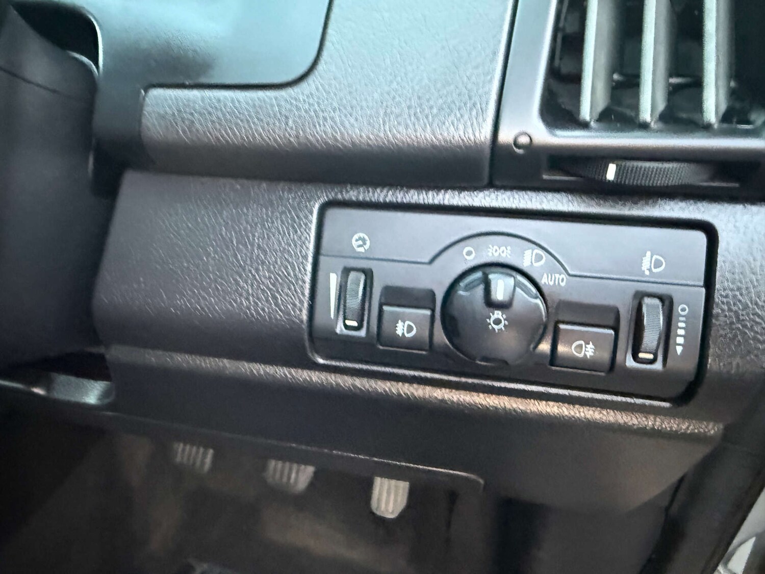 Used Land Rover Freelander 2011 for sale - 77446402: Photo 25