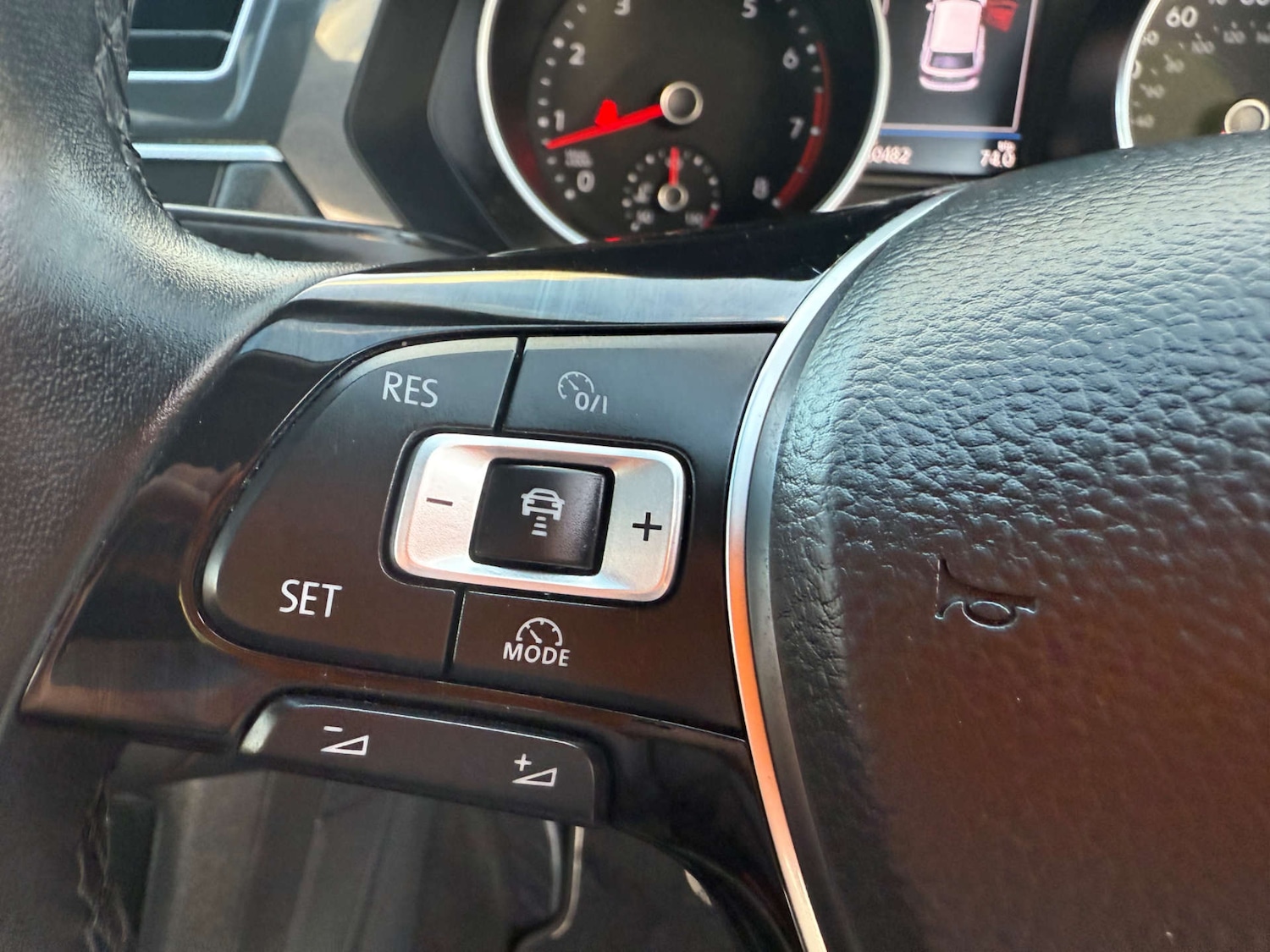 Used Volkswagen Tiguan 2018 for sale - 76278478: Photo 39