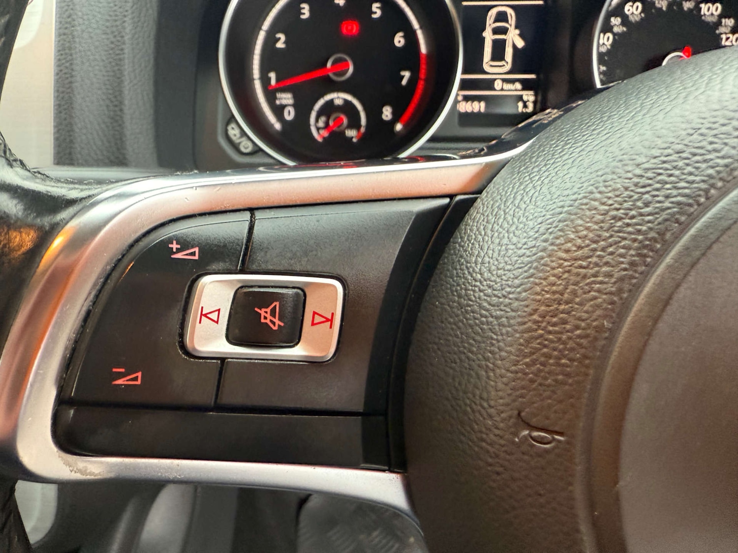 Used Volkswagen Scirocco 2015 for sale - 76507223: Photo 25