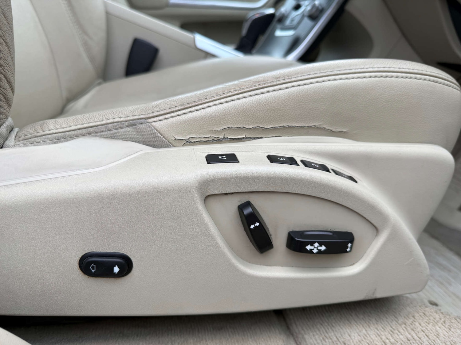 Used Volvo XC60 2015 for sale - 78003807: Photo 32