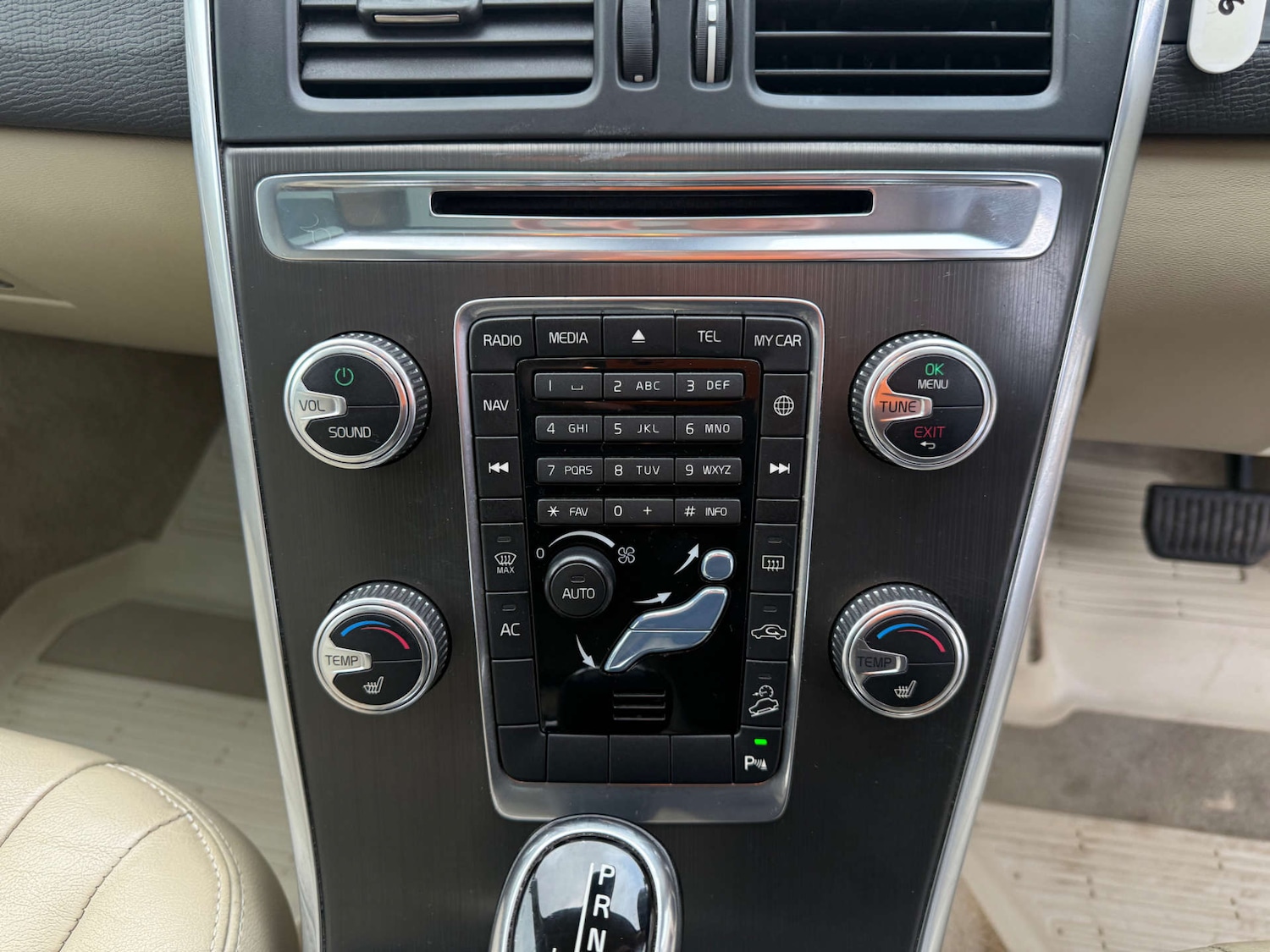 Used Volvo XC60 2015 for sale - 78003807: Photo 43