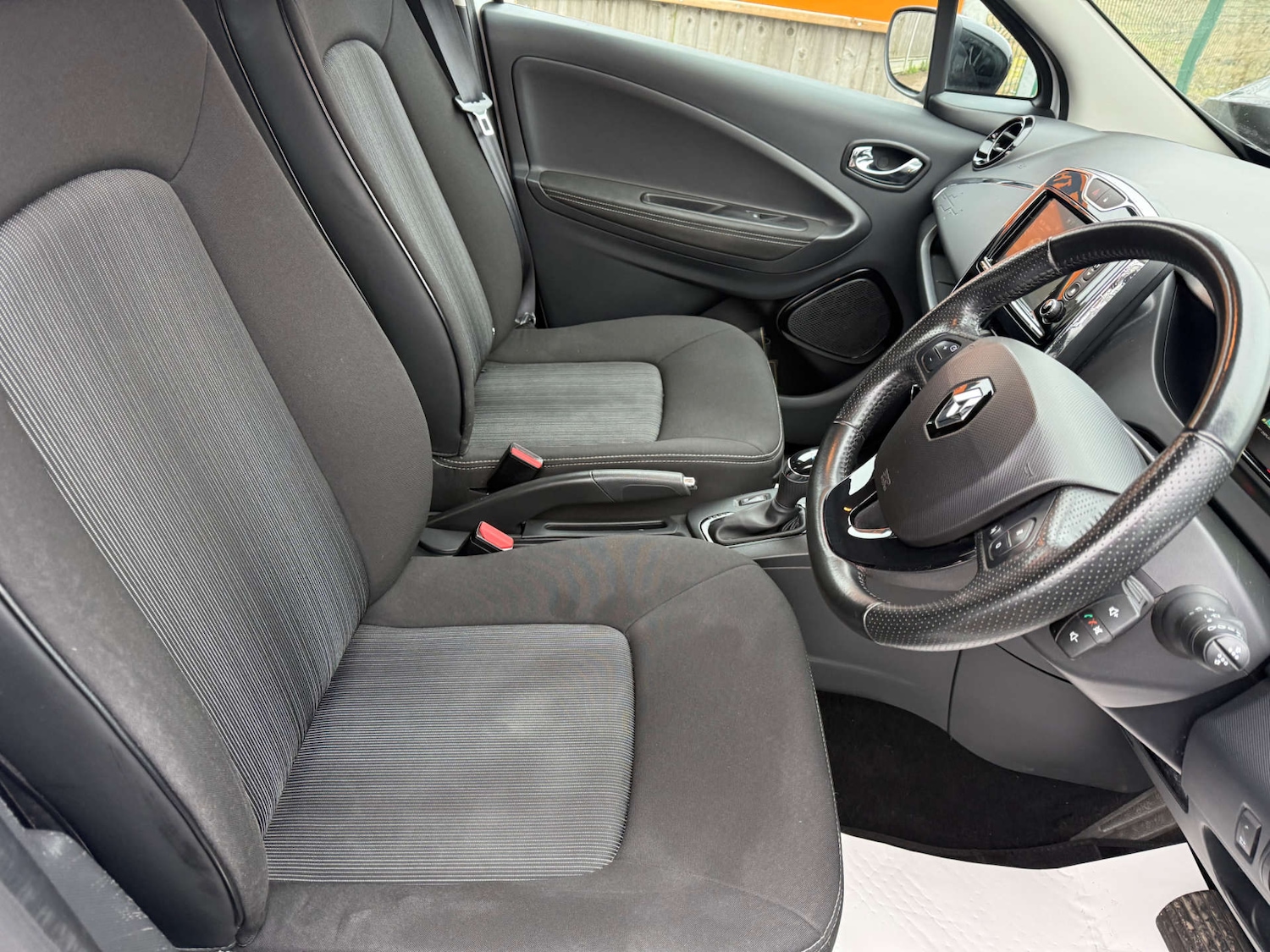 Used Renault Zoe 2018 for sale - 77318489: Photo 21