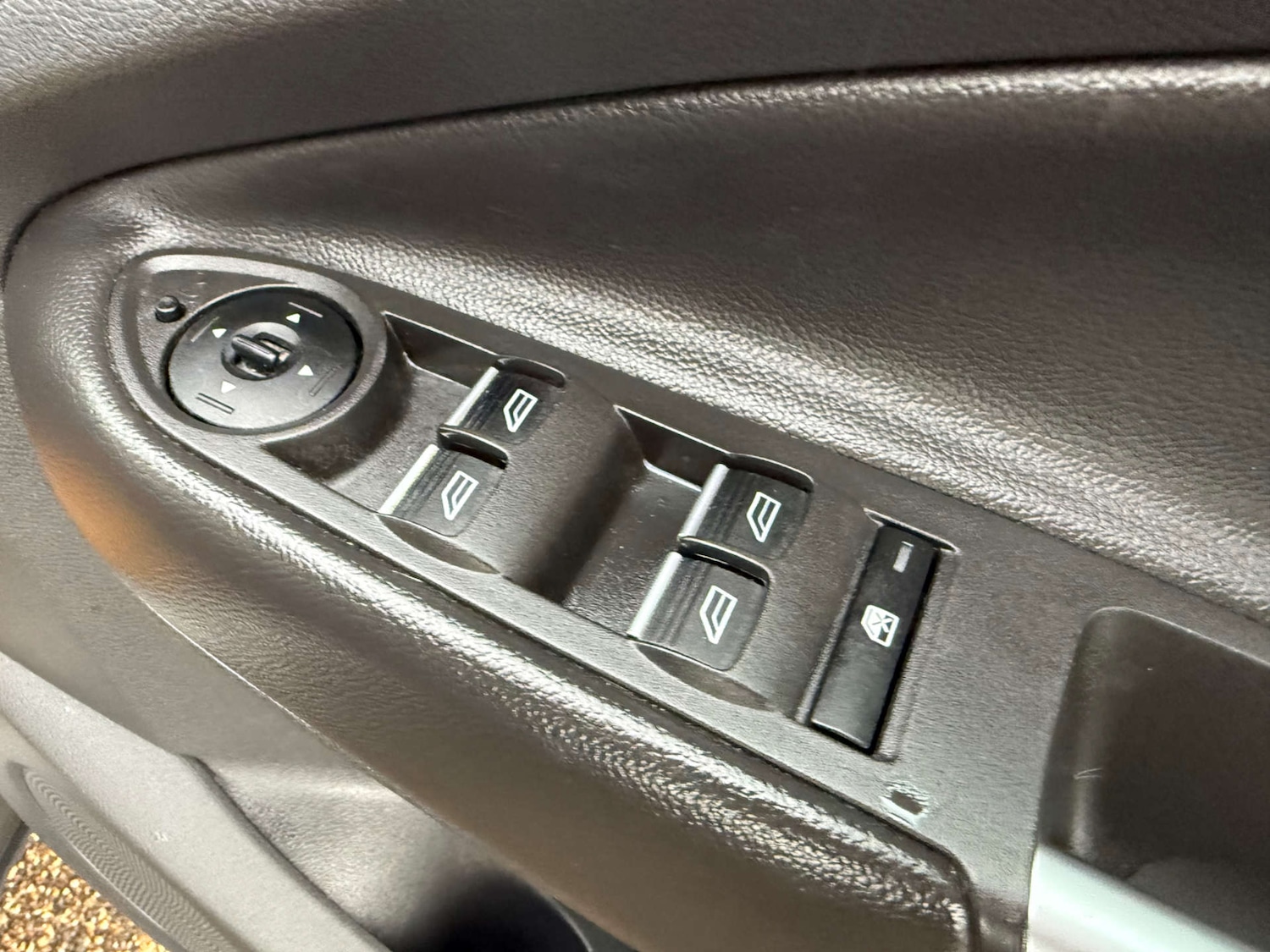 Used Ford Kuga 2015 for sale - 77704043: Photo 25