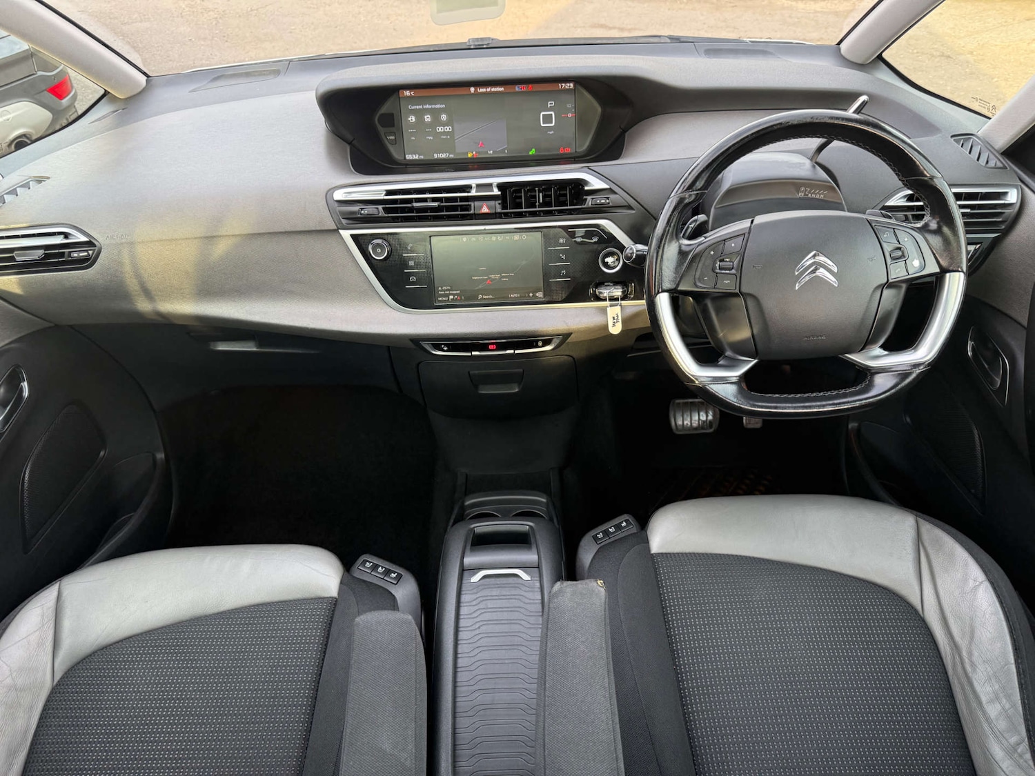 Used Citroen C4 Picasso 2016 for sale - 76056621: Photo 18