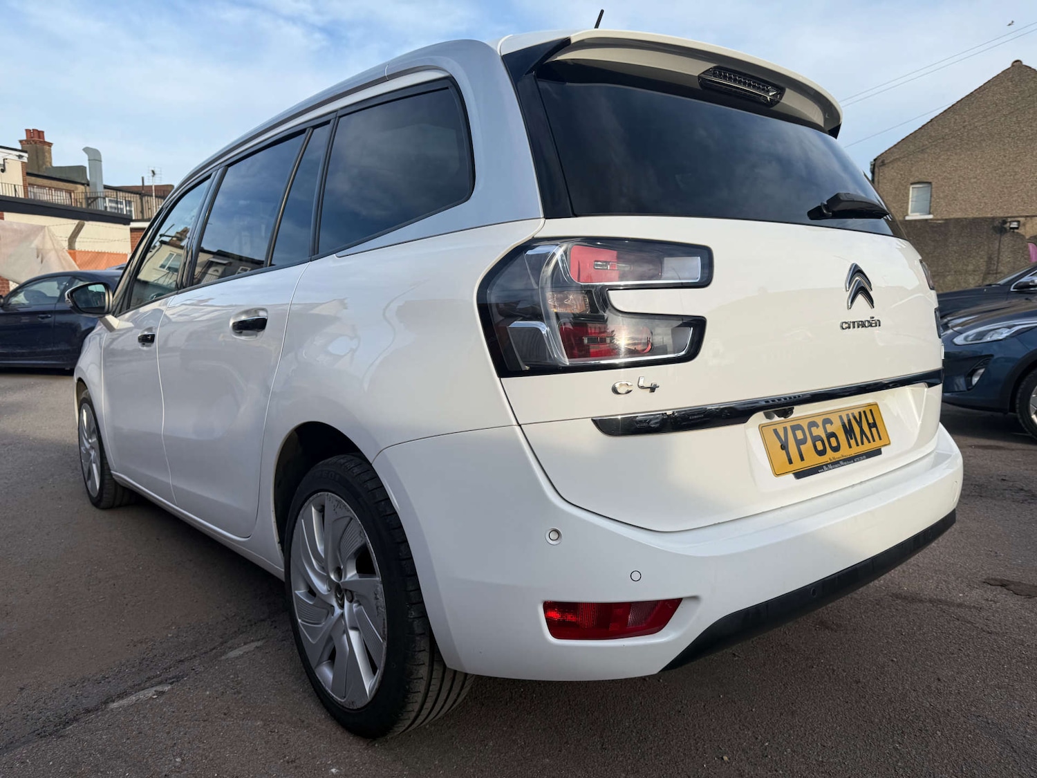 Used Citroen C4 Picasso 2016 for sale - 76056621: Photo 5