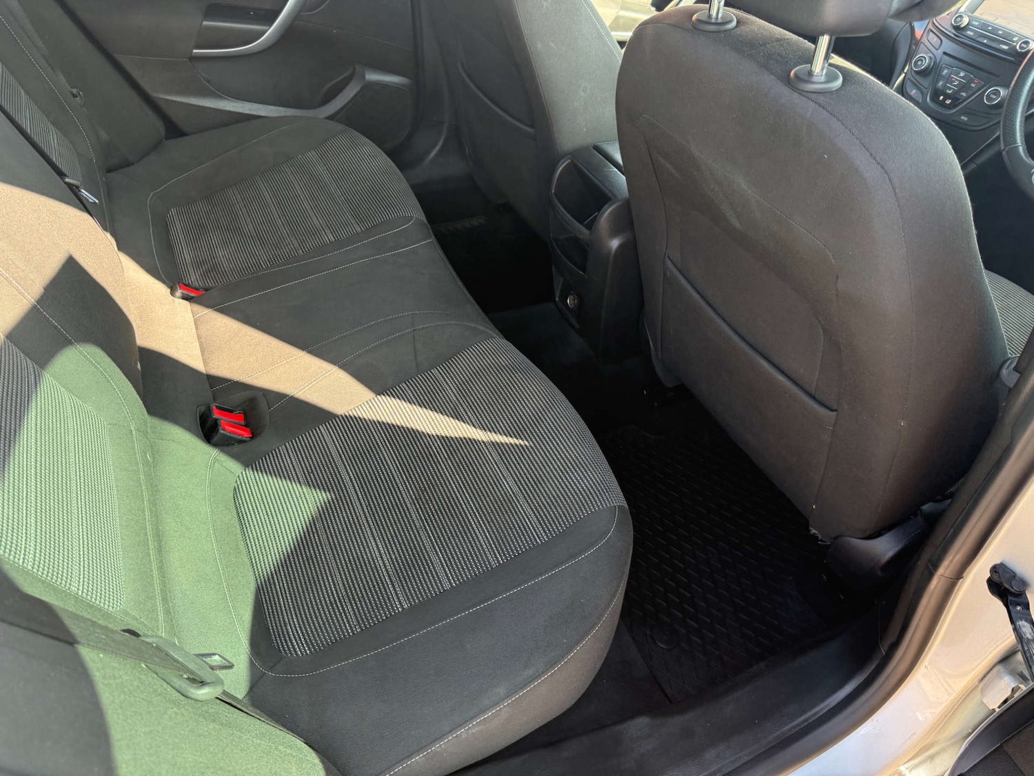 Used Vauxhall Insignia 2015 for sale - 76278436: Photo 25