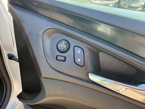 Used Vauxhall Insignia 2015 for sale - 76278436: Photo 27