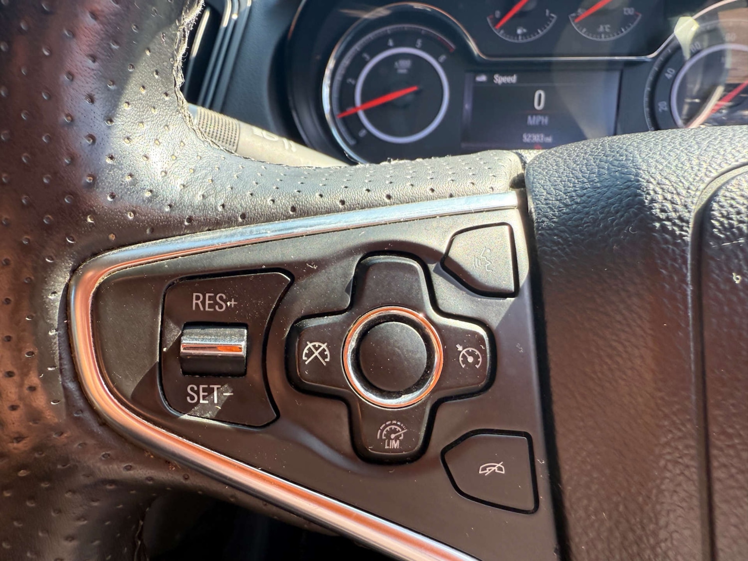 Used Vauxhall Insignia 2015 for sale - 76278436: Photo 30