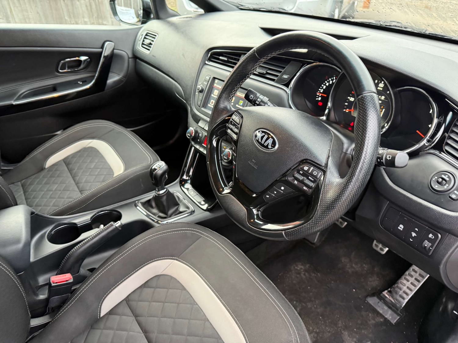 Used Kia Ceed 2018 for sale - 76663151: Photo 24