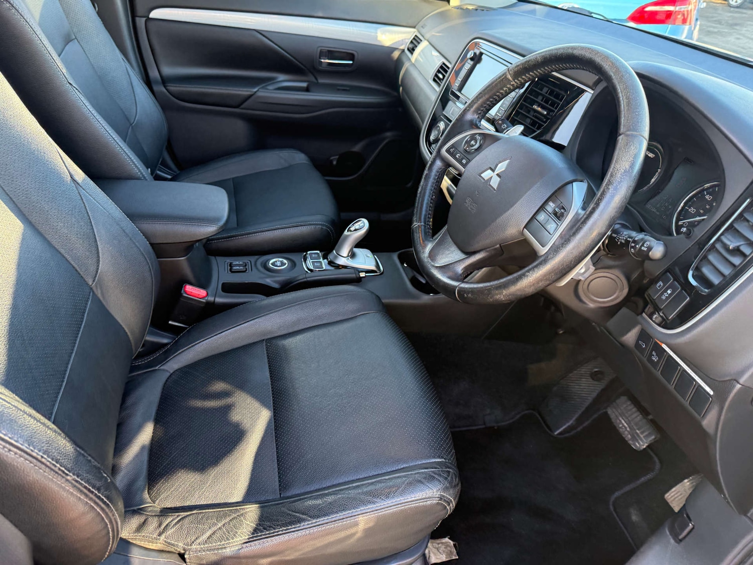 Used Mitsubishi Outlander 2015 for sale - 77821595: Photo 26