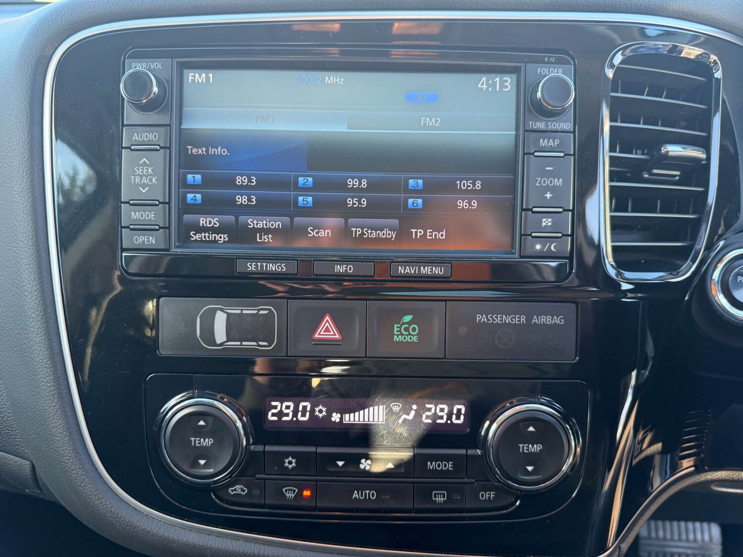 Used Mitsubishi Outlander 2015 for sale - 77821595: Photo 40