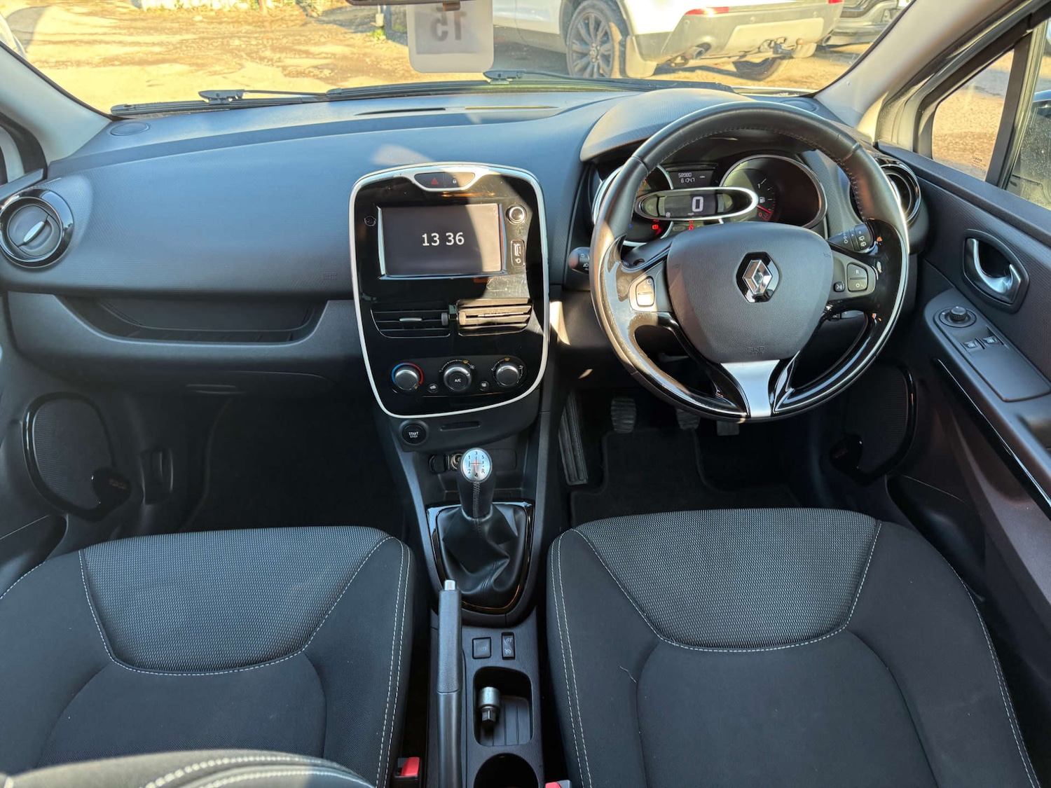 Used Renault Clio 2016 for sale - 76651363: Photo 18