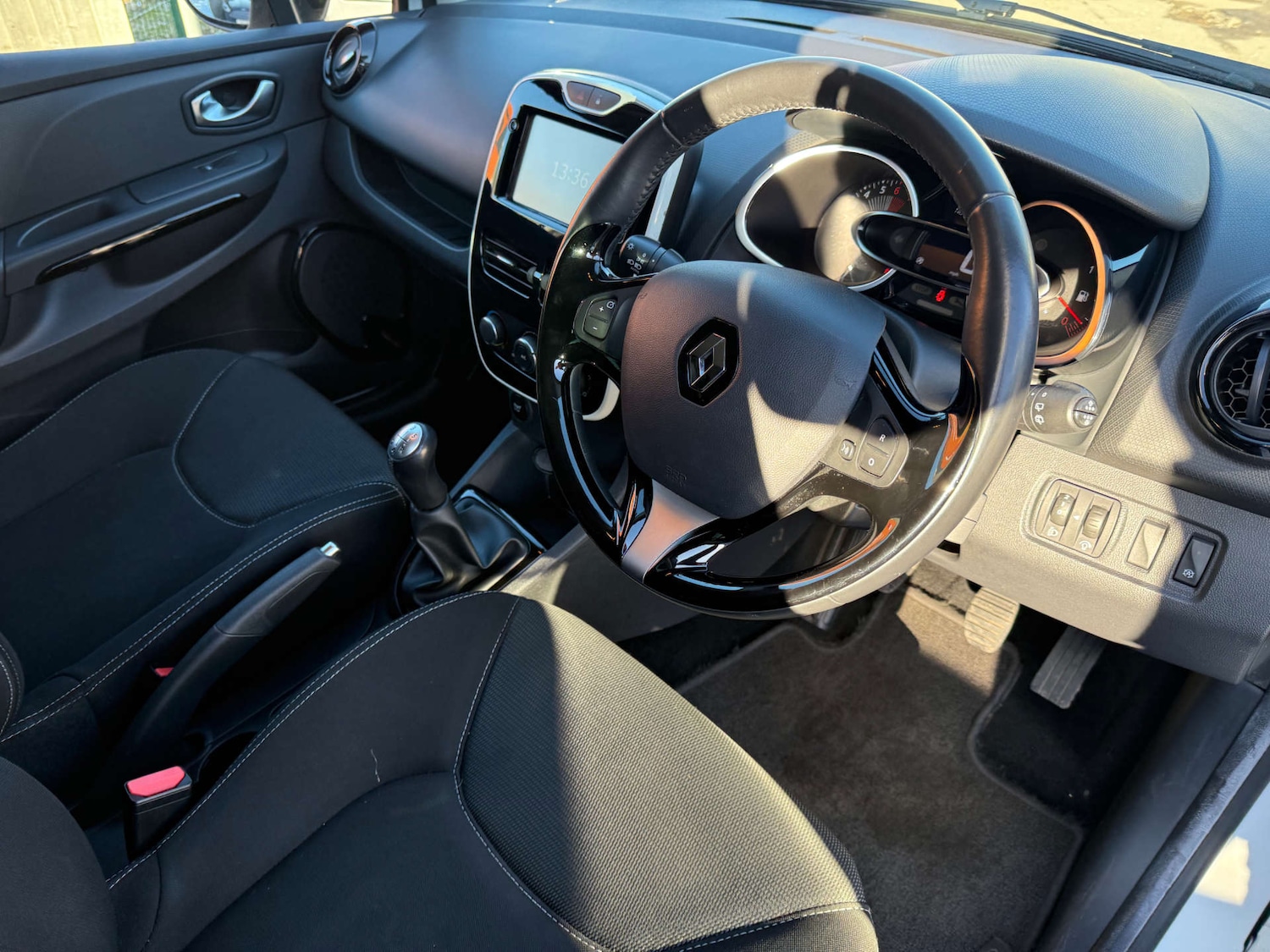 Used Renault Clio 2016 for sale - 76651363: Photo 21