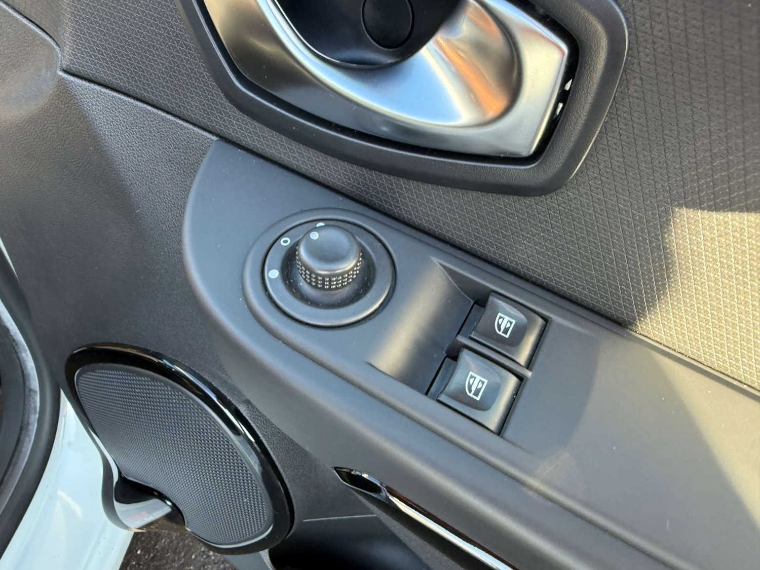 Used Renault Clio 2016 for sale - 76651363: Photo 23