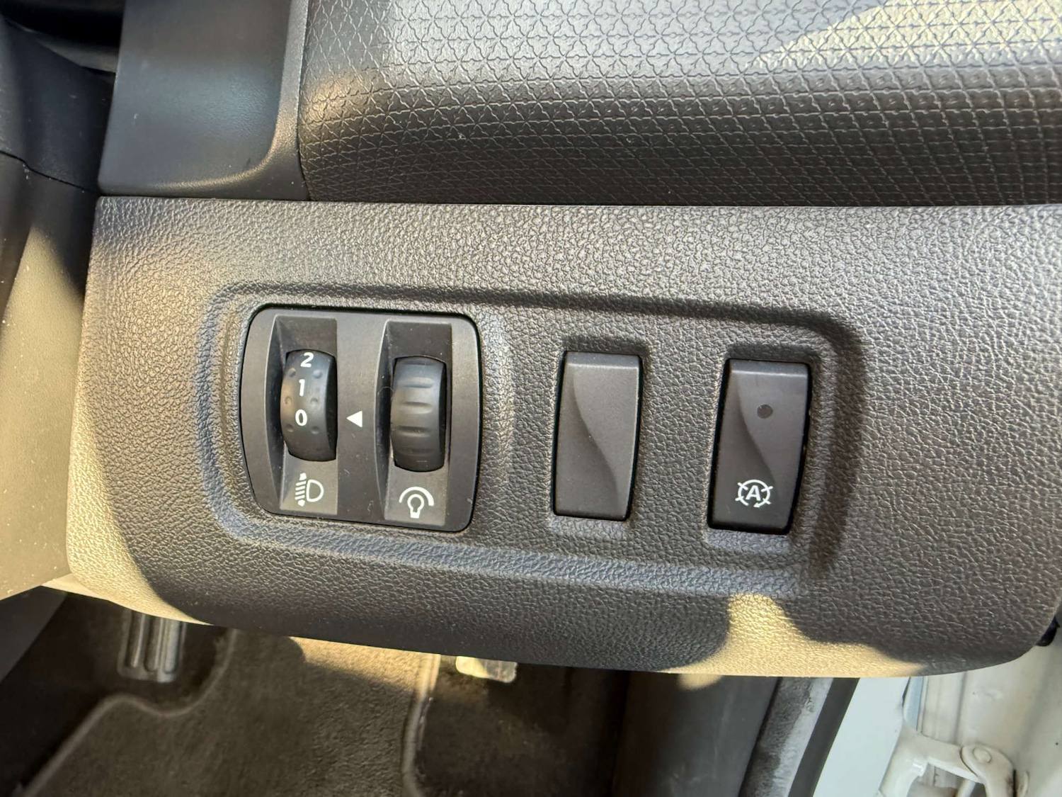 Used Renault Clio 2016 for sale - 76651363: Photo 29