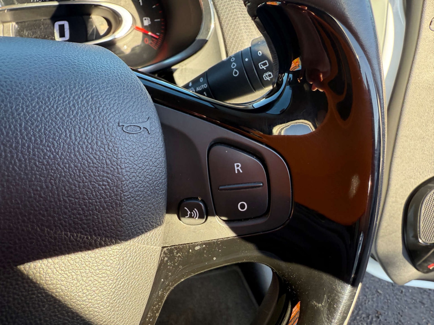 Used Renault Clio 2016 for sale - 76651363: Photo 32