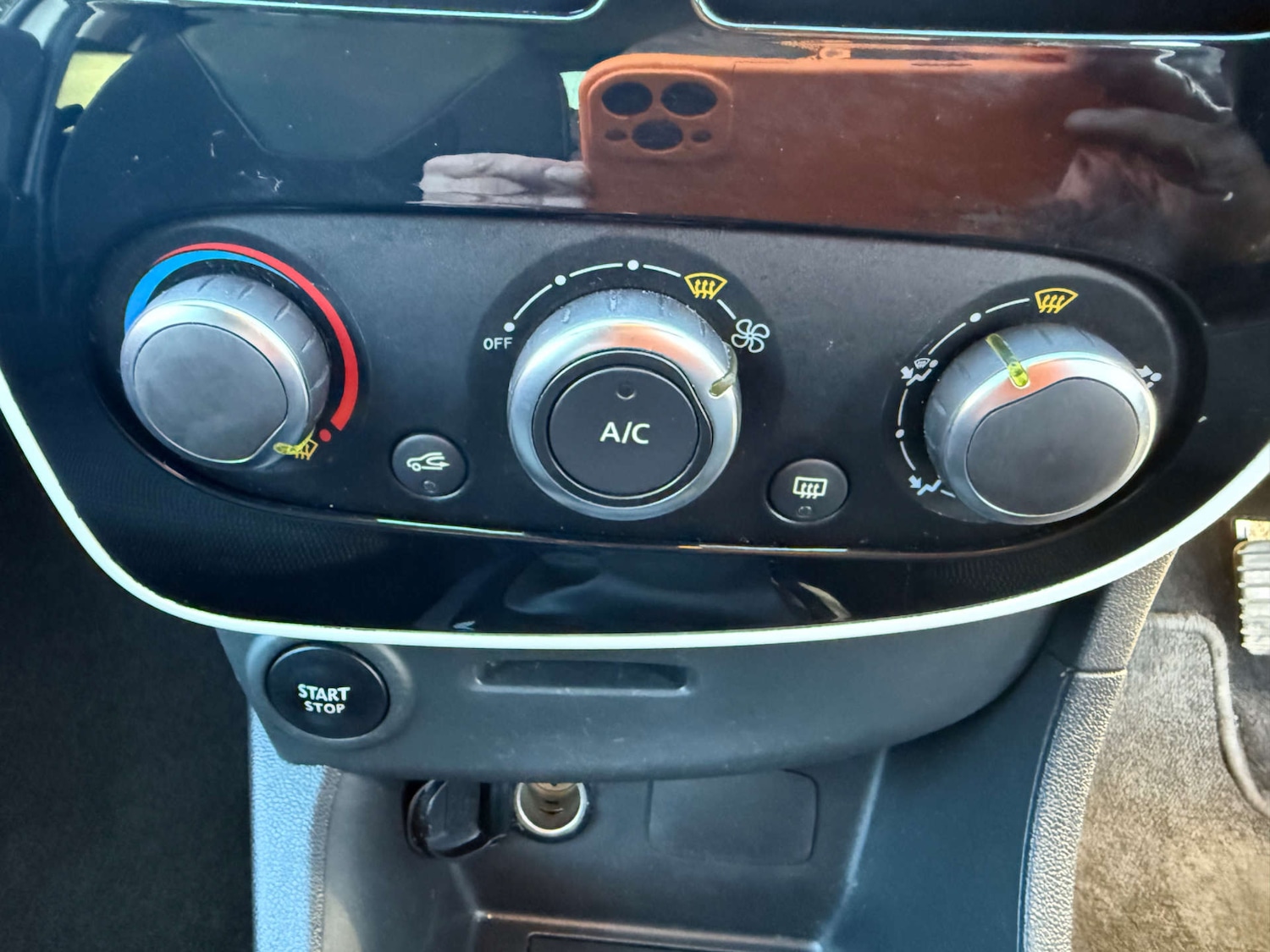 Used Renault Clio 2016 for sale - 76651363: Photo 34