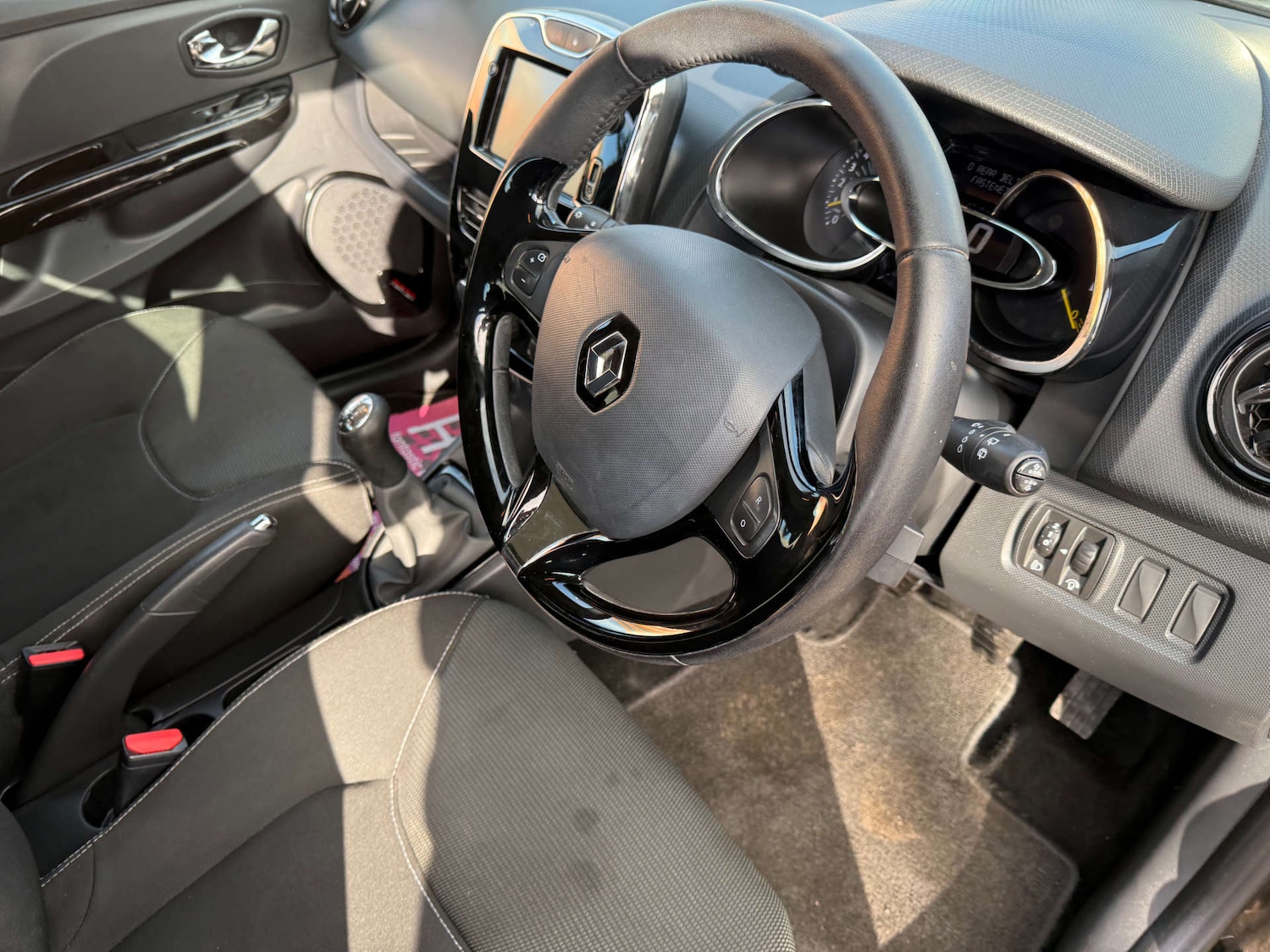 Used Renault Clio 2013 for sale - 76526169: Photo 22