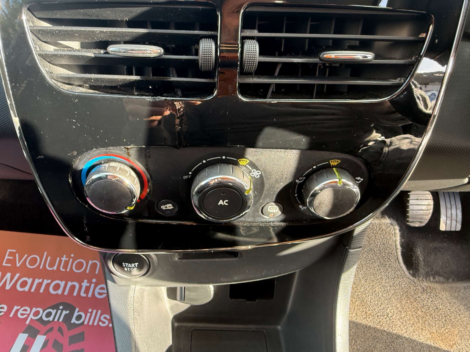 Used Renault Clio 2013 for sale - 76526169: Photo 30